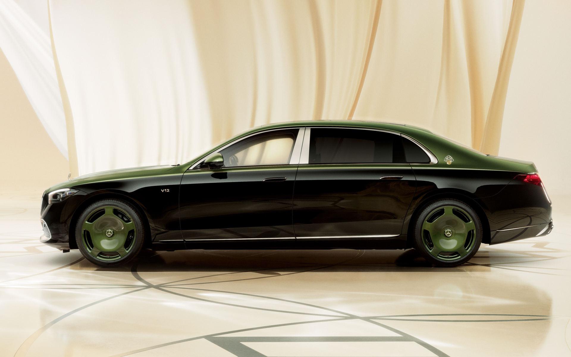 快適性、静粛性を追求したショーファードリブンの「マイバッハ S 680 V12エディション」