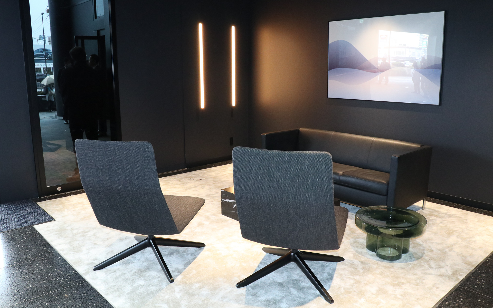 ハンドオーバールームはちょっとしたパーティも開けるような空間となっている