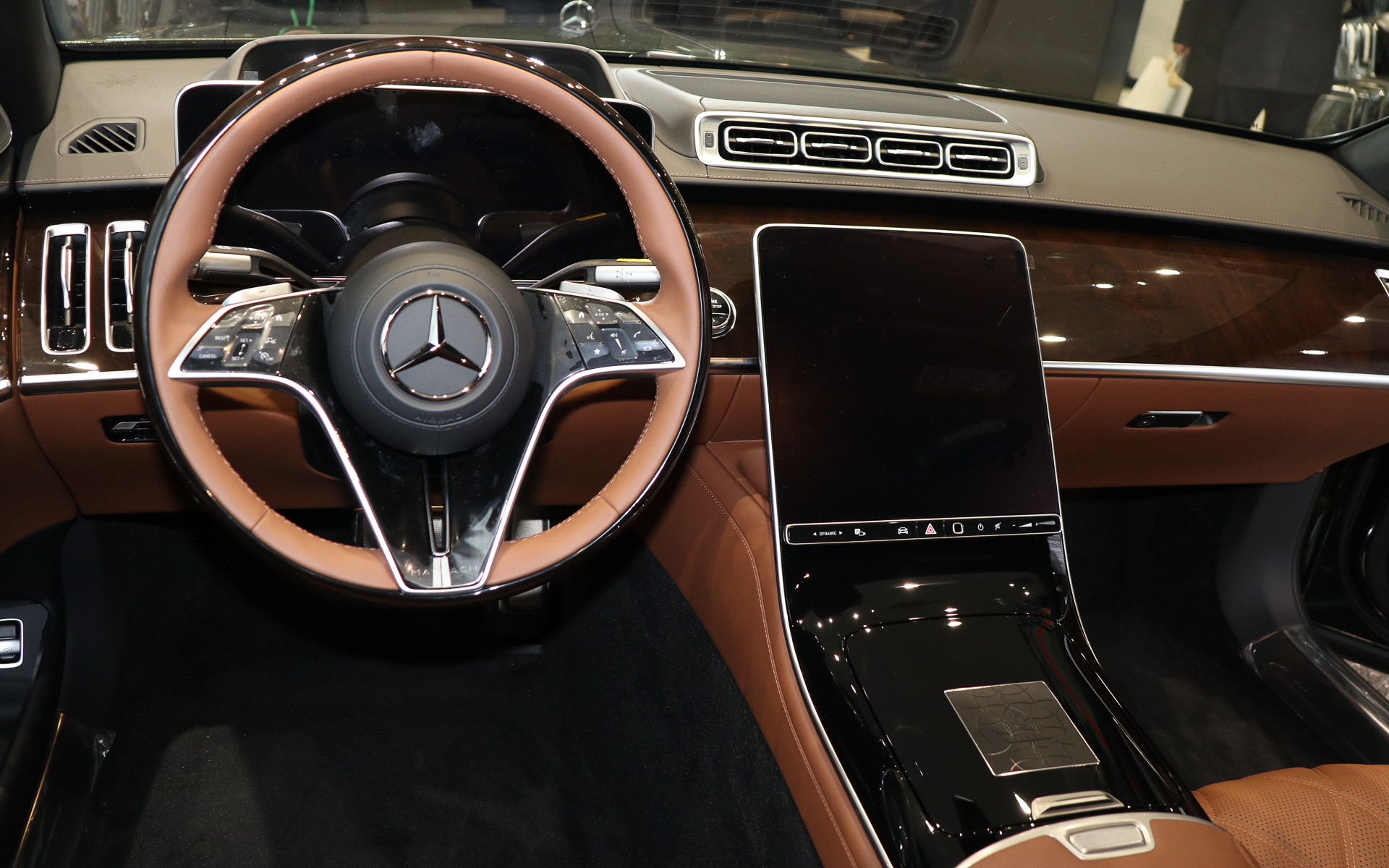 メルセデス・マイバッハ S 680 V12 Editionのインパネ