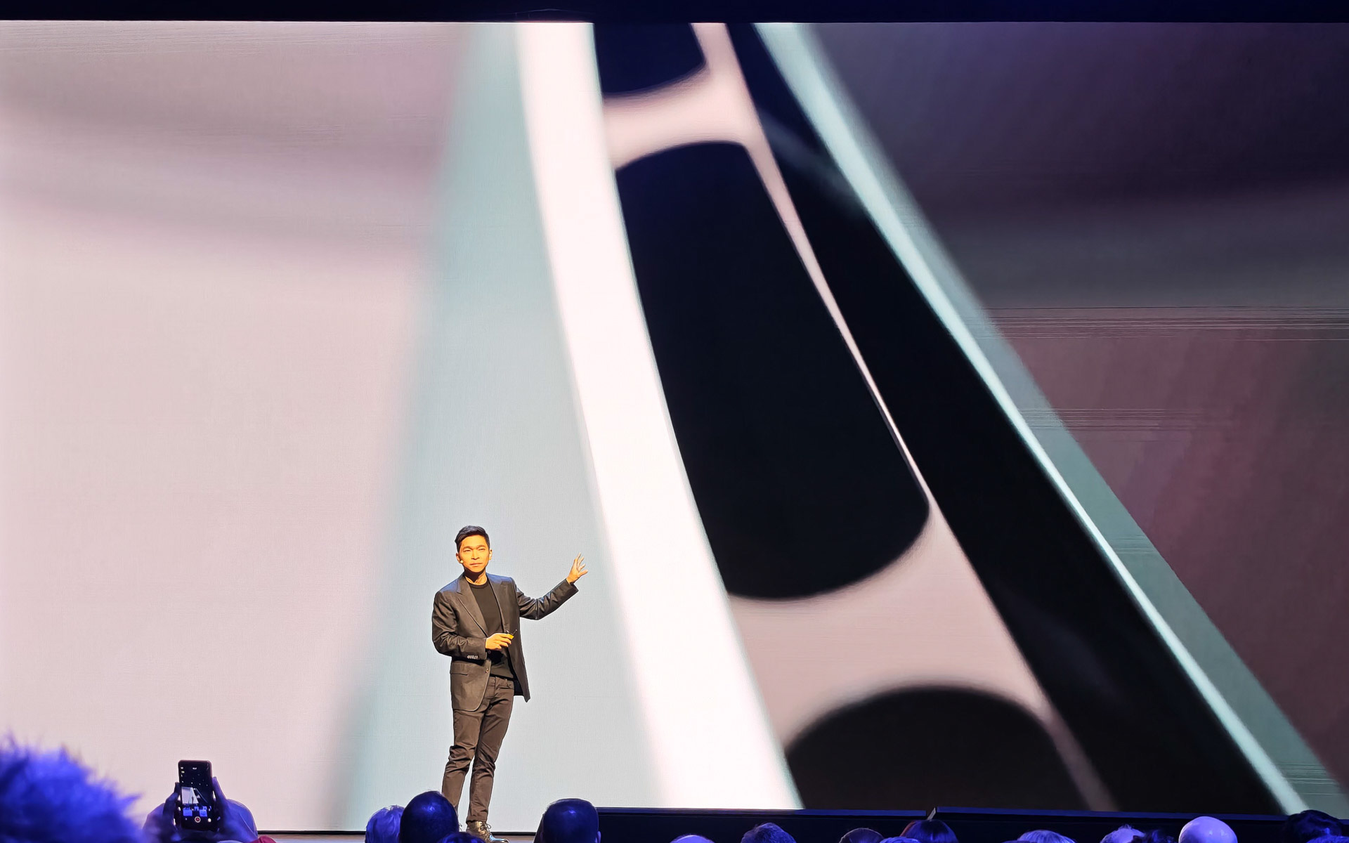 アクティブ・ウェイク・コントロール・システム