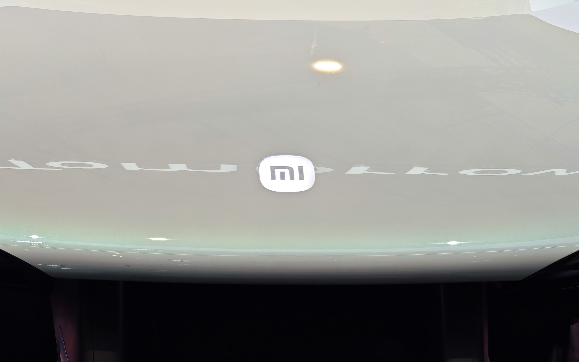 フロントにつけられたシャオミの「mi」ロゴ