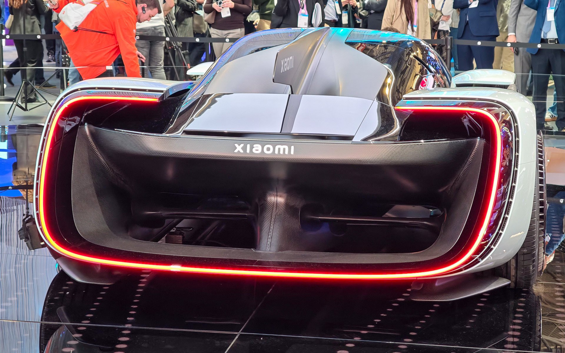 後部にはシャオミの文字入り