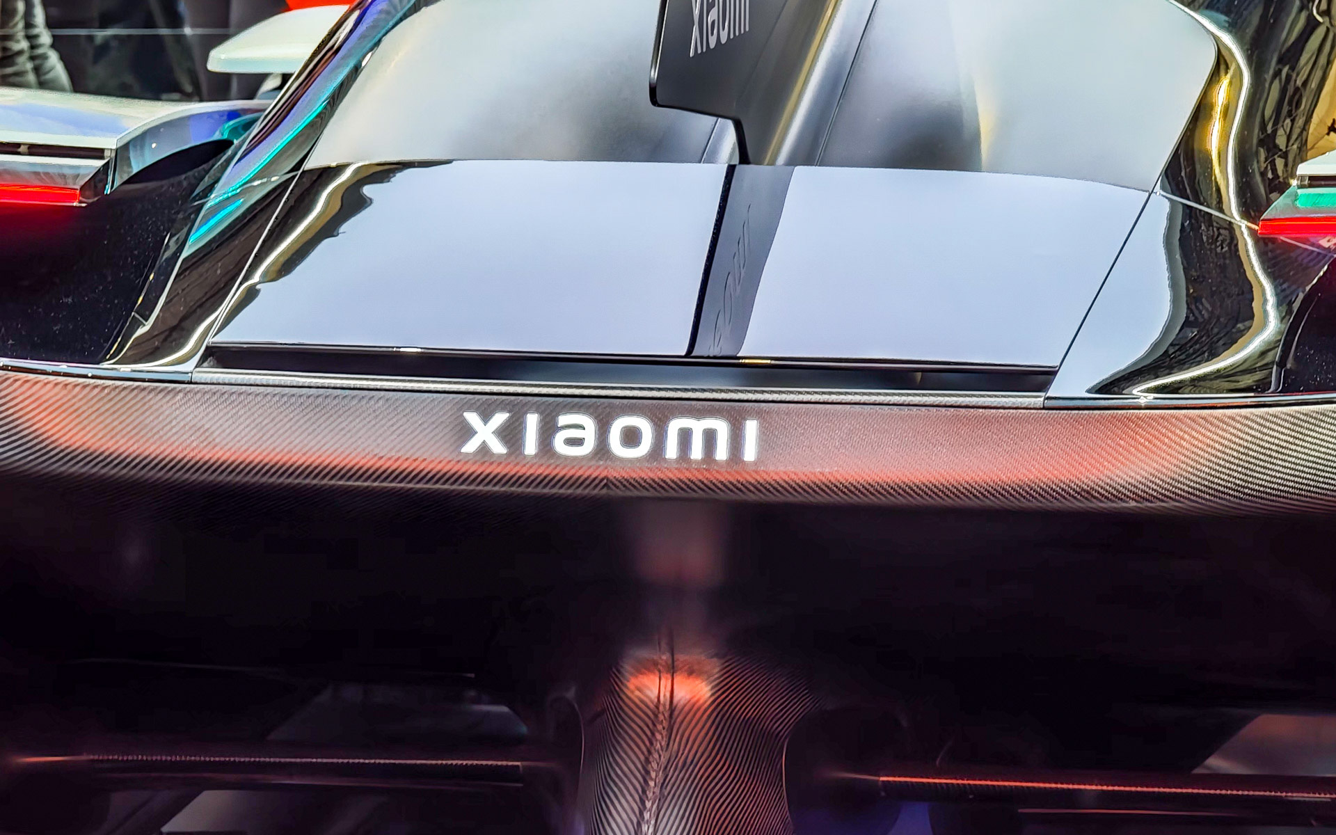 後部にはシャオミの文字入り