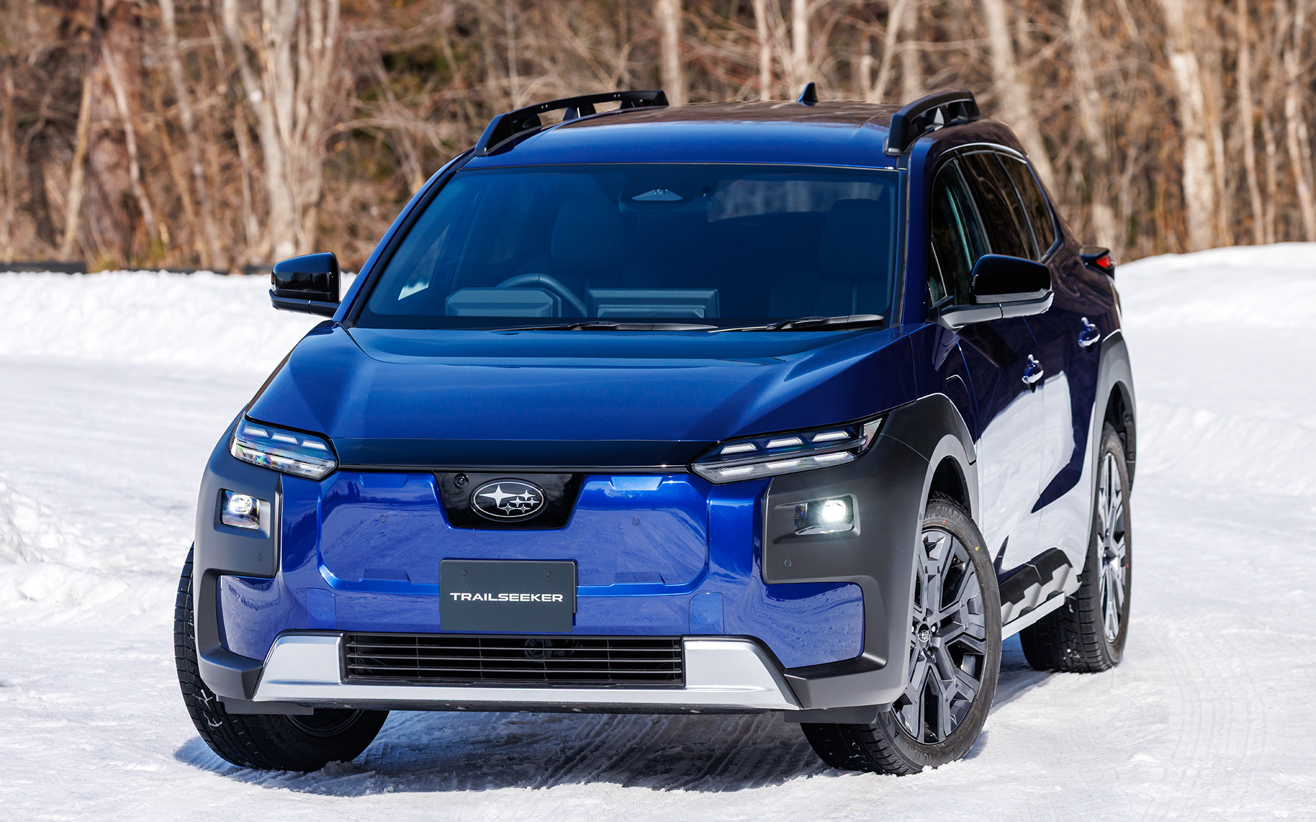 トレイルシーカー プロトタイプのボディサイズは4845×1860×1675mm（全長×全幅×全高）、ホイールベースは2850mm。最低地上高は210mmを確保している。車両重量は2WDで1900kg、4WDで2010～2050kg。