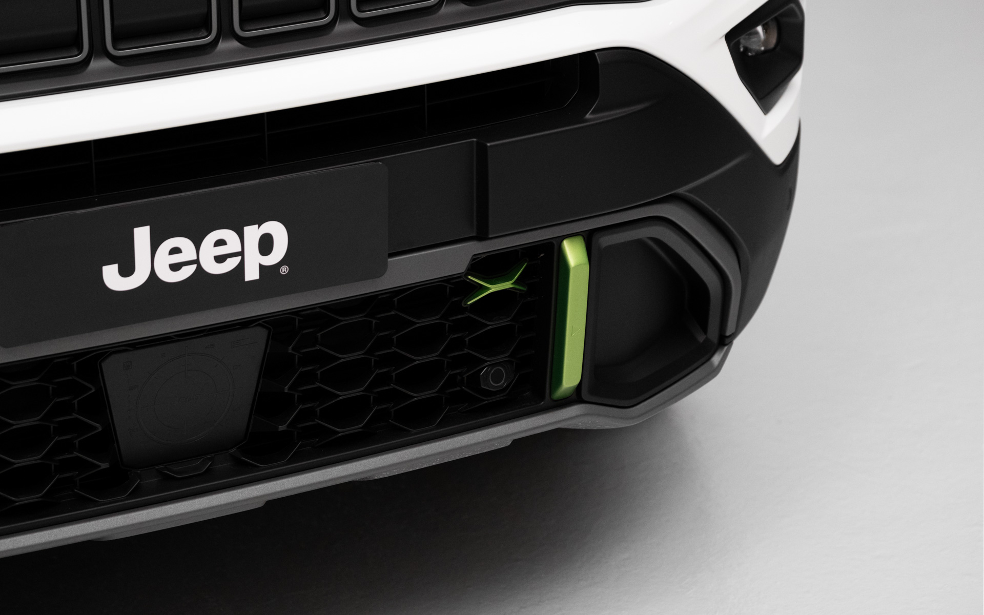 100台限定「アベンジャー 4xe ハイブリッド ローンチ エディション」