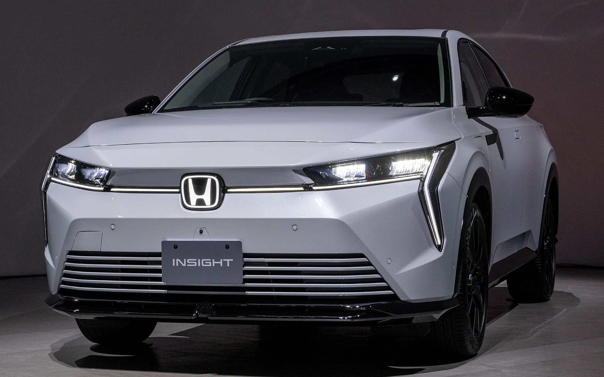 ヘッドライト（ロービーム）点灯時の全体イメージ