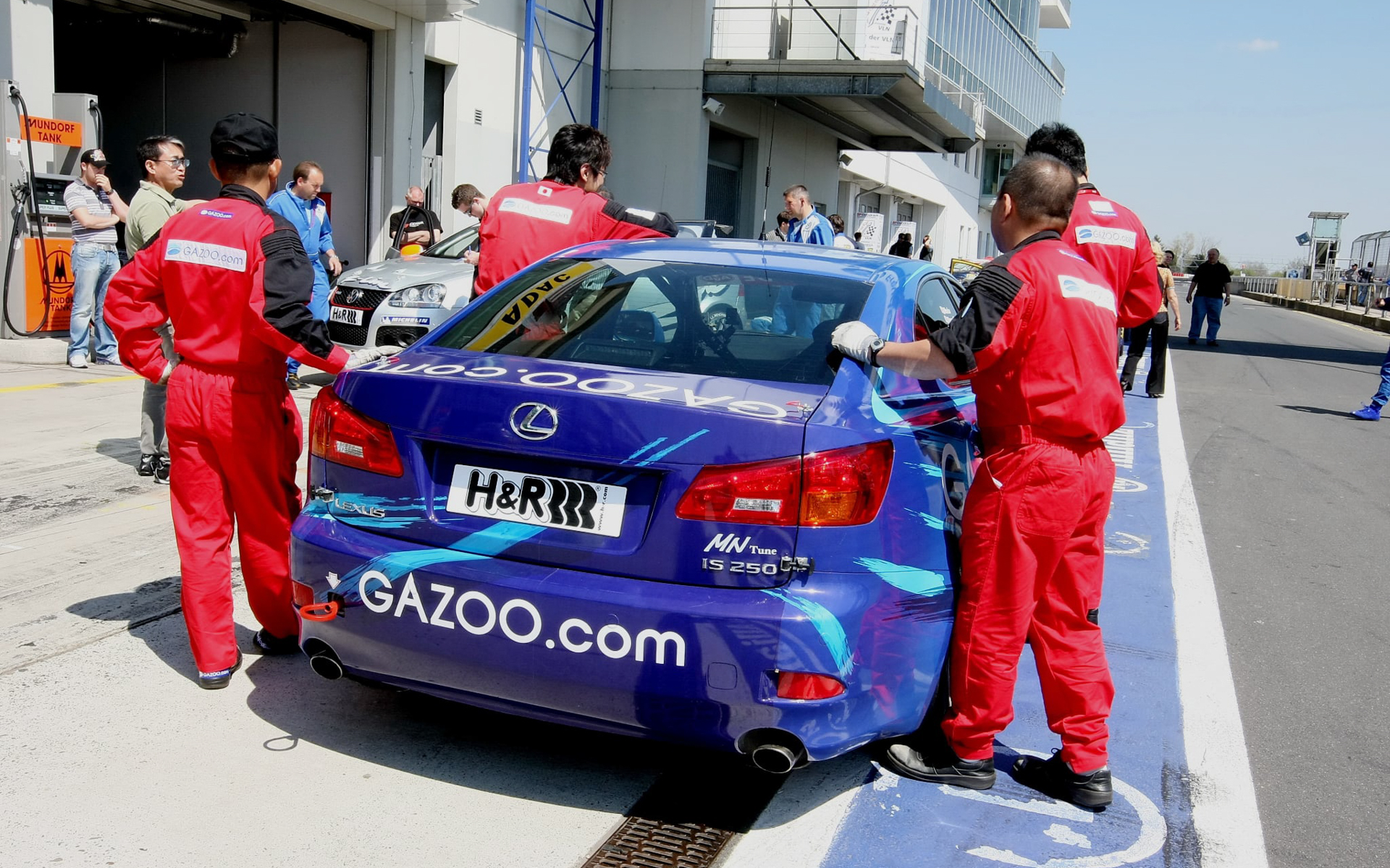 2008年にニュル4時間耐久レース（VLN4）に参戦したレクサスIS250（イギリス向け6速MT仕様）写真提供:モリゾウ氏
