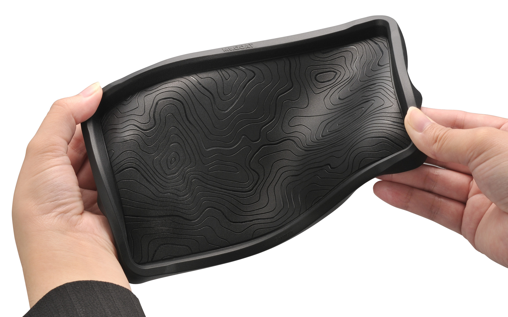 滑りにくいシリコン製のノンスリップパッド（トレータイプ）。Amazonでは1681円、楽天市場では1680円