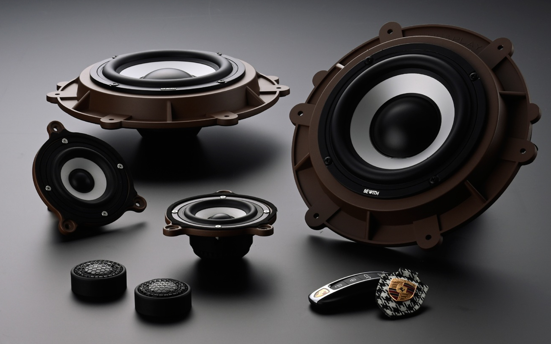 ビーウィズの「BEWITH Platinum Voice」にポルシェ用が追加された