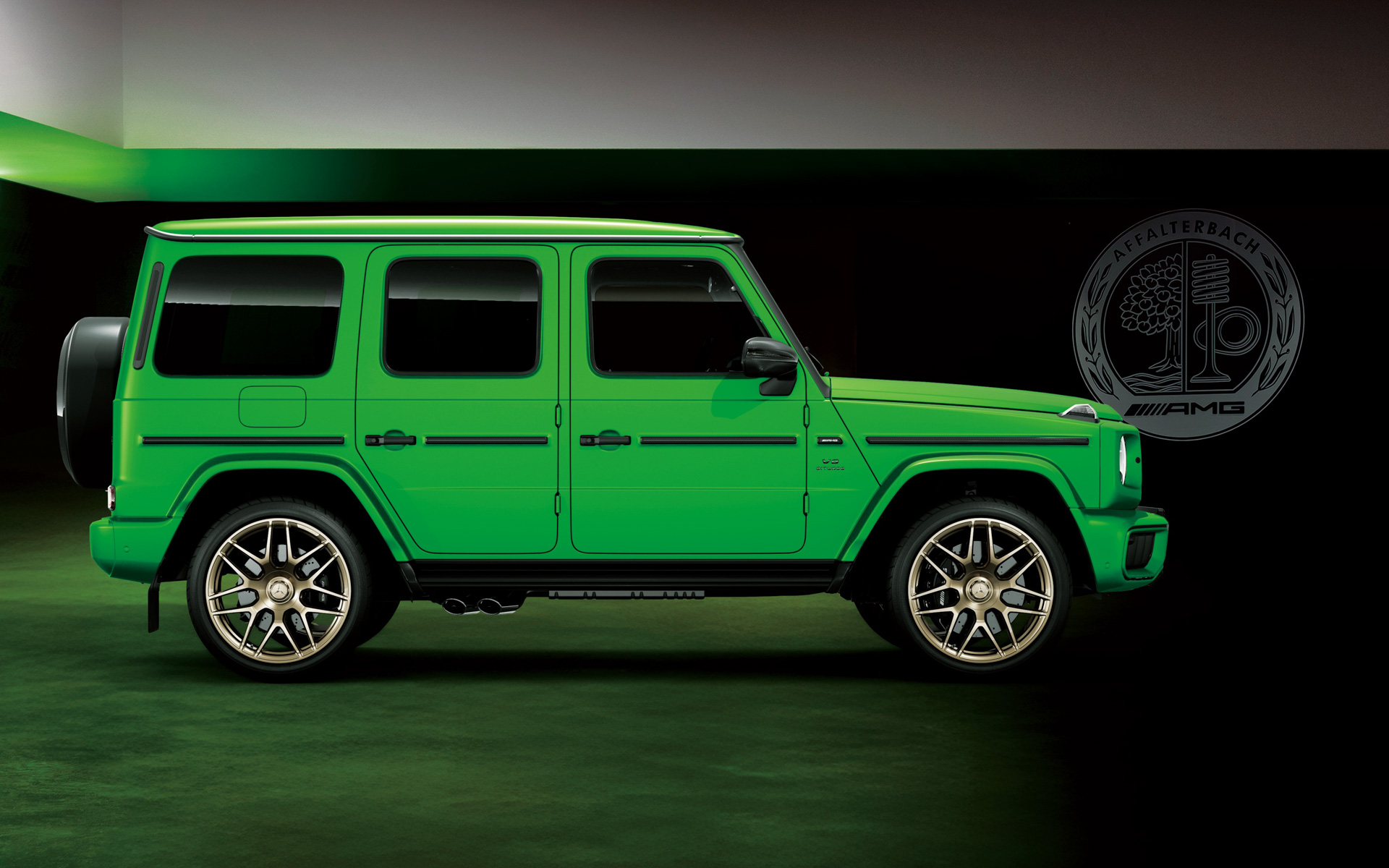 ブラックパーツを採用する「AMG エクステリアナイトパッケージII」