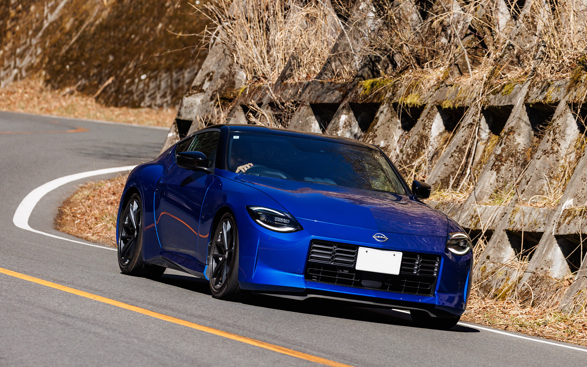 一般道での「MONO RACING」はいかにもチューニングカー的乗り味だったものの、EDFC5のセッティング次第では納得のいく乗り心地にできることが理解できた