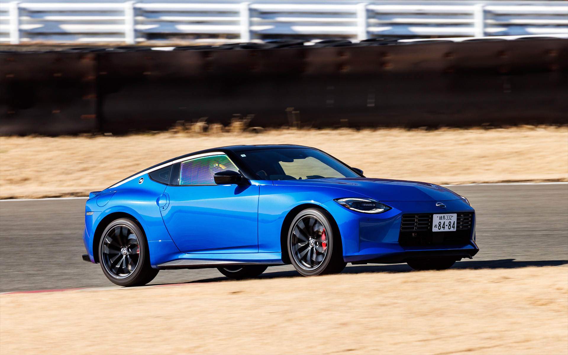 スプリングレートの高さだけでなく、「MONO RACING」の反応の良さがフラットライドに繋がっていると感じた