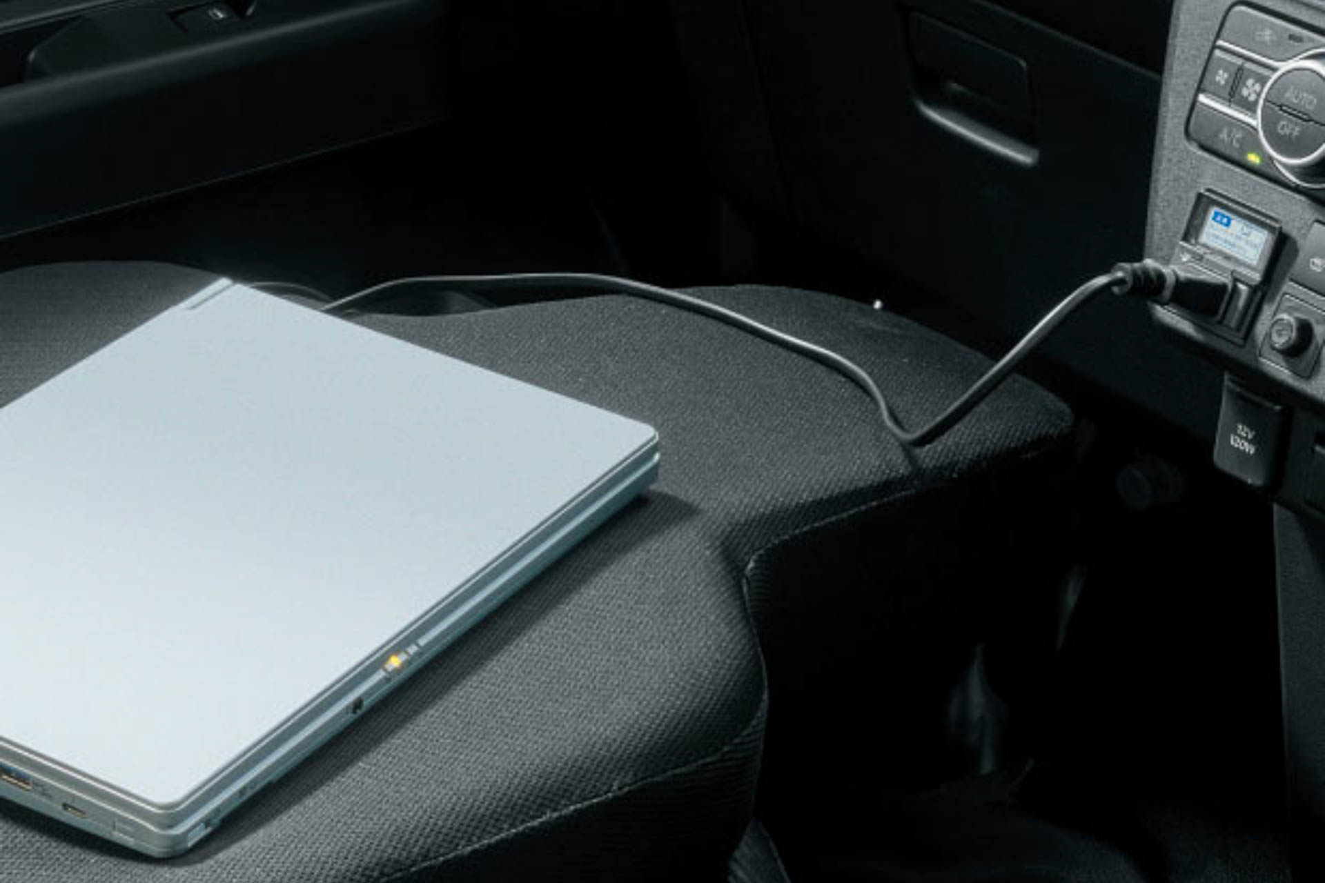 AC電源コンセントの使用イメージ