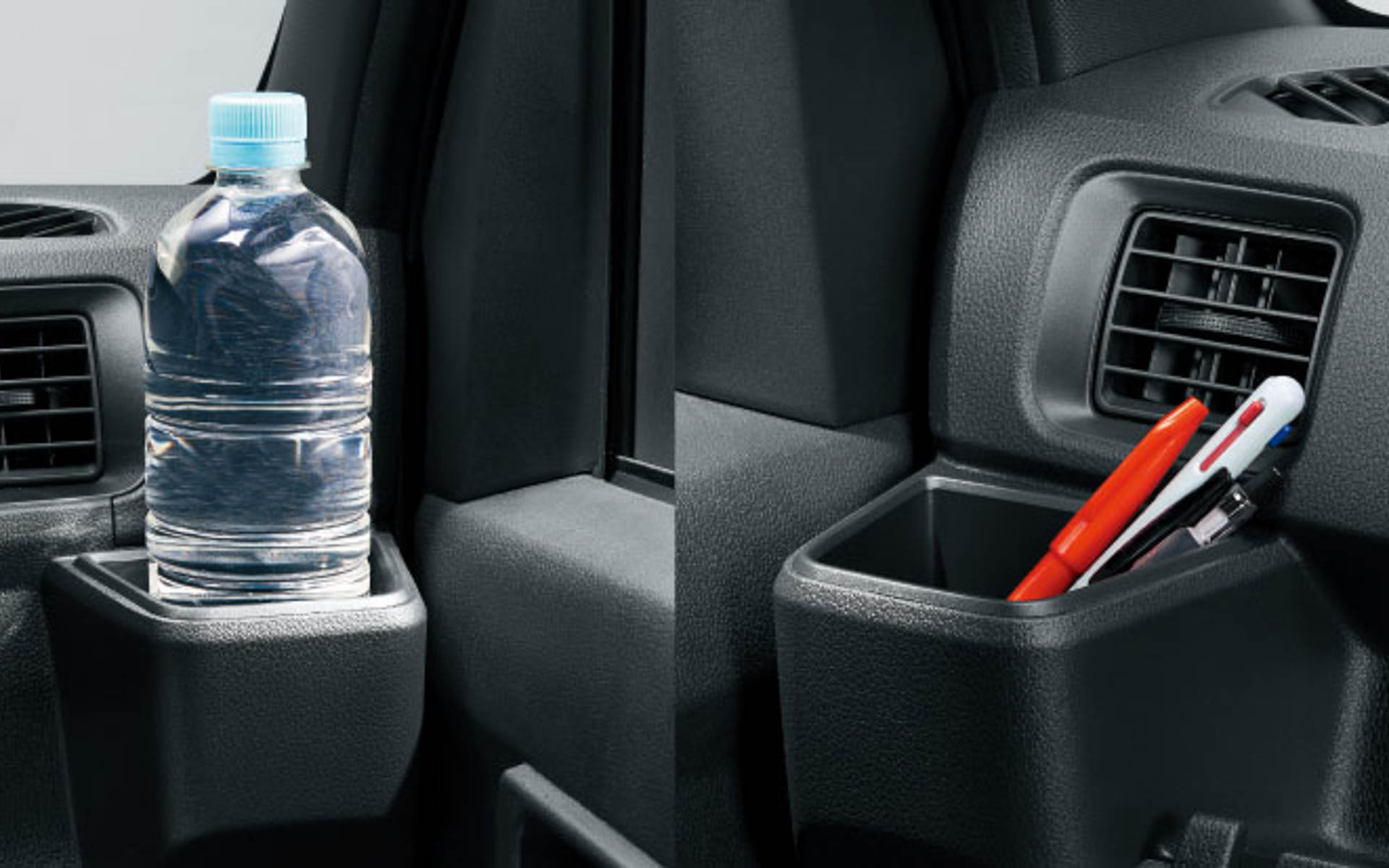 インパネドリンクホルダー（運転席/助手席）