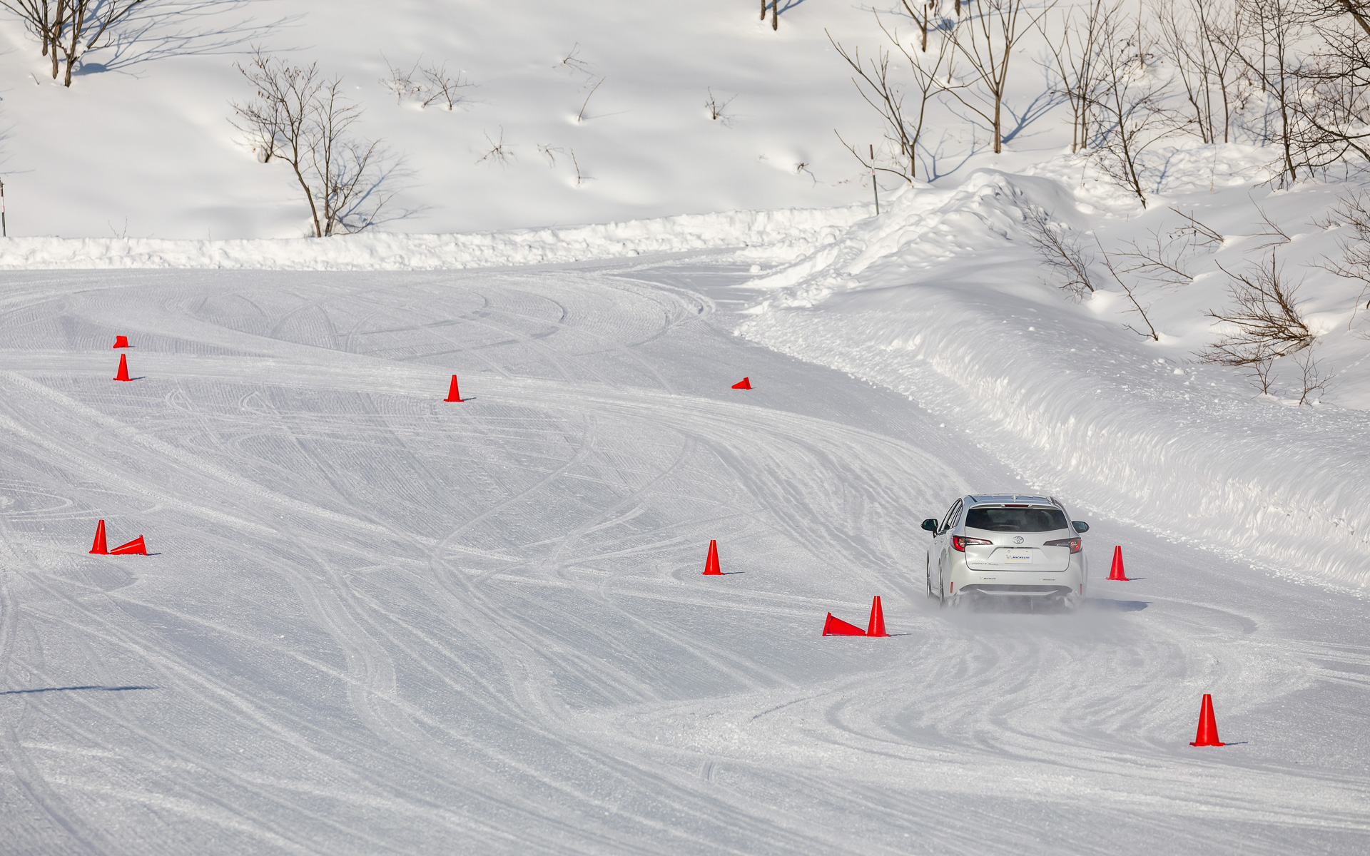 旧製品に比べ横方向のグリップが高められていることが体感できた