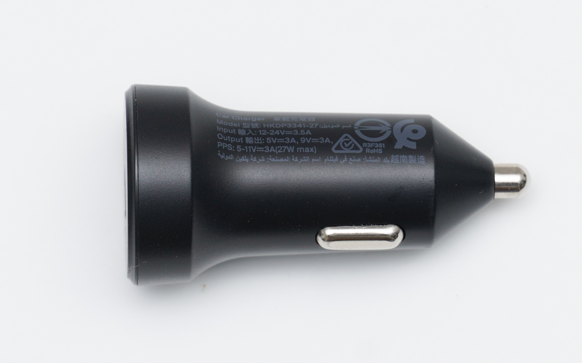 こちらは付属の電源アダプター。最大出力は9V3Aで27W