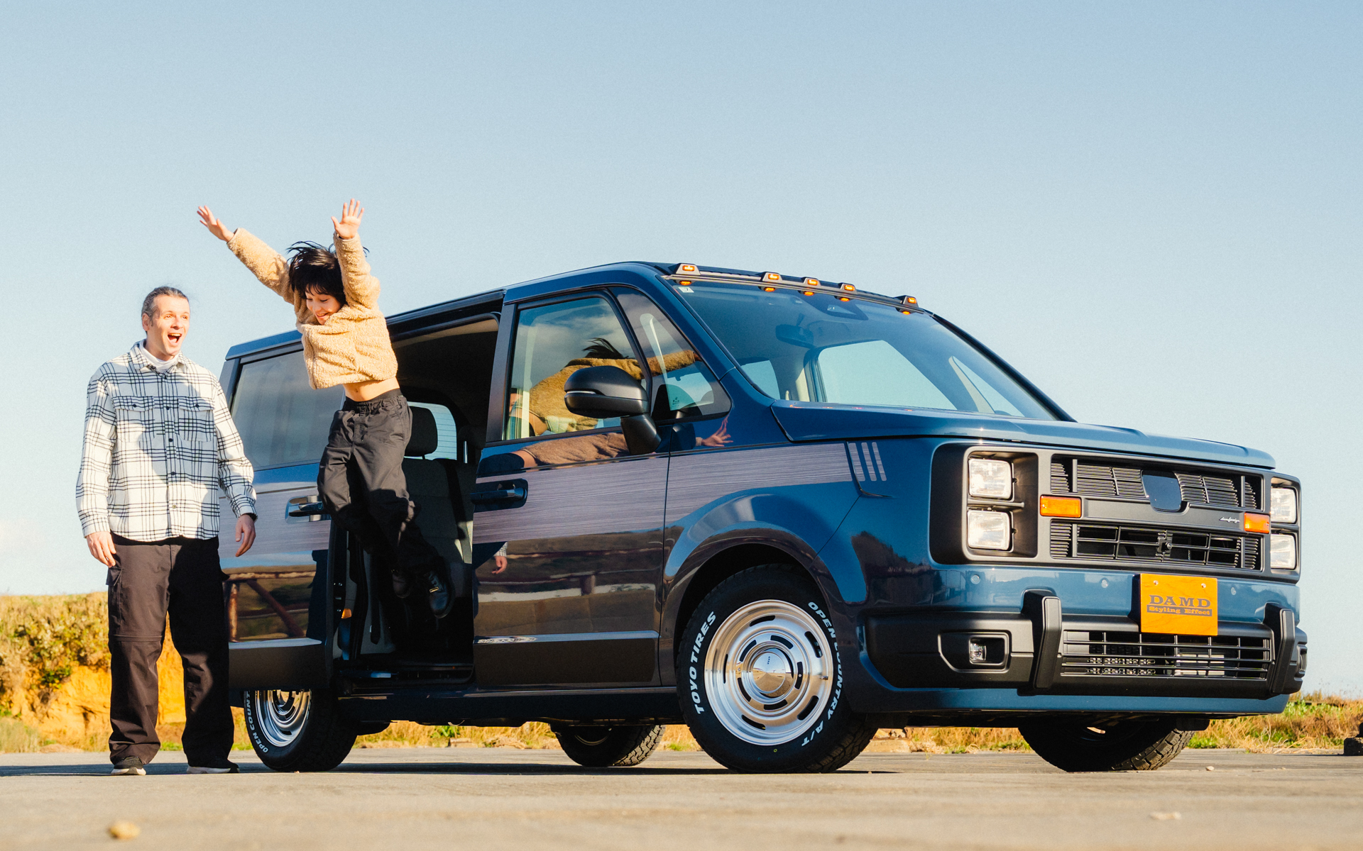 ダムドのステップワゴン用ボディキット「レゾネーター」装着イメージ