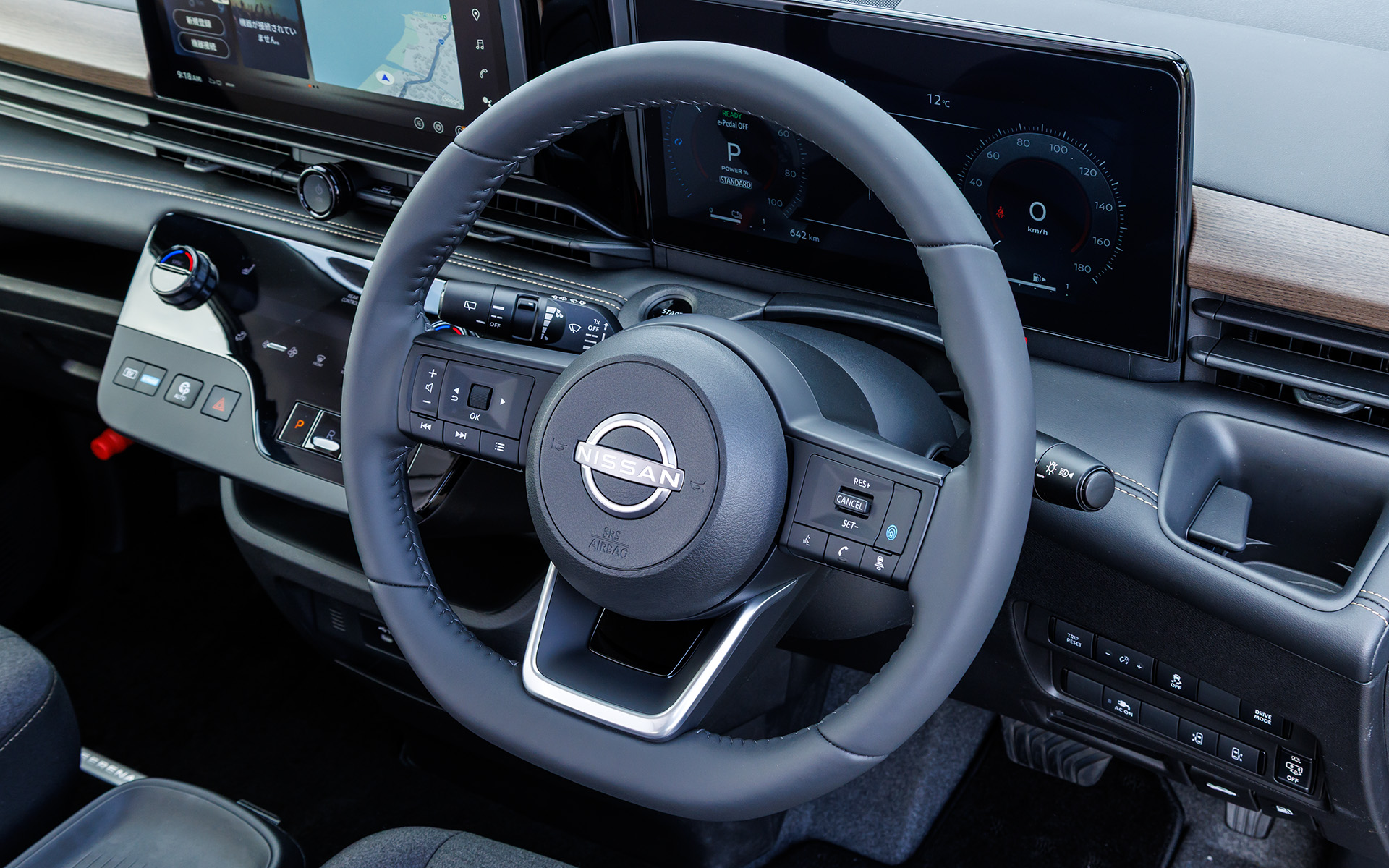 ステアリングは全モデル本革巻きを採用