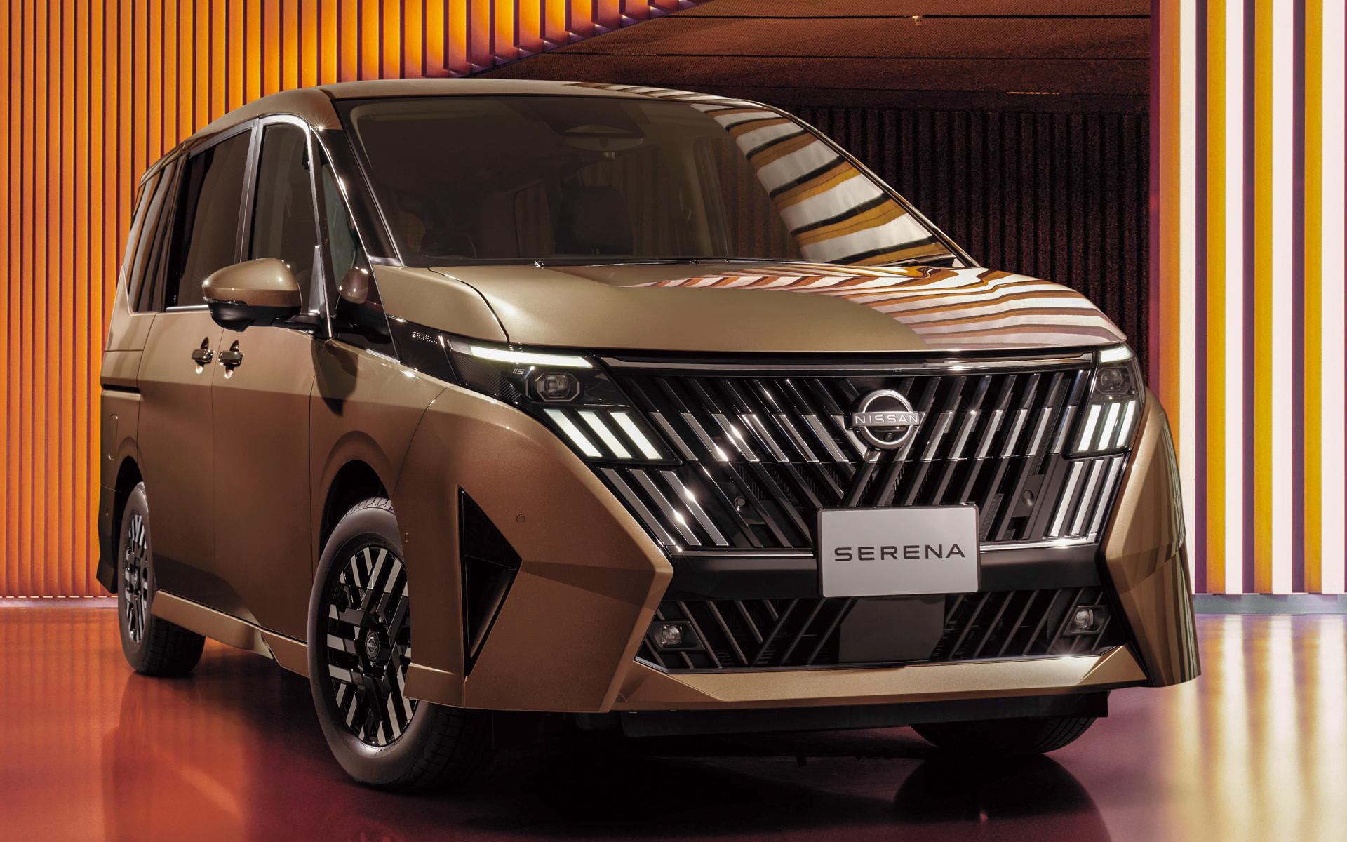 e-POWER ルキシオン。画像のボディカラーはクリスタルブラウン。プロパイロット2.0を搭載するほか先進的で上質な室内空間を実現したプレミアムグレード