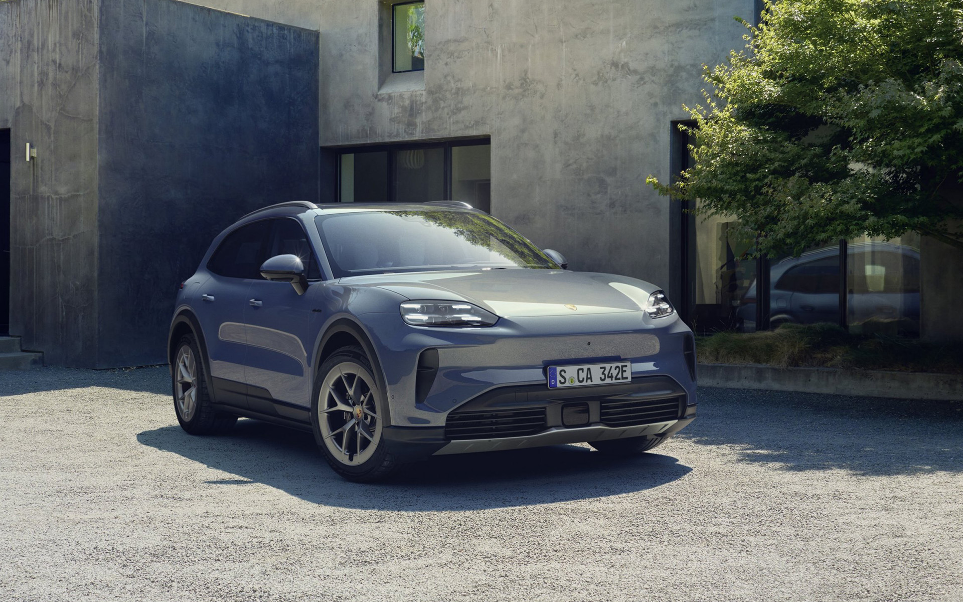 新型「カイエンSエレクトリック」の予約受注を開始