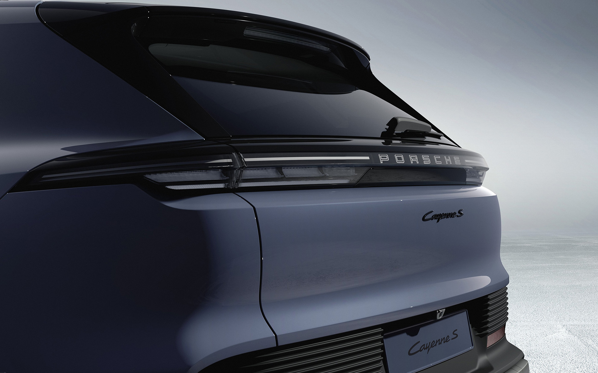 新型カイエンSエレクトリックのシステム出力は400kW（544PS）とし、ローンチコントロール使用時には最大で490kW（666PS）まで引き上げられる