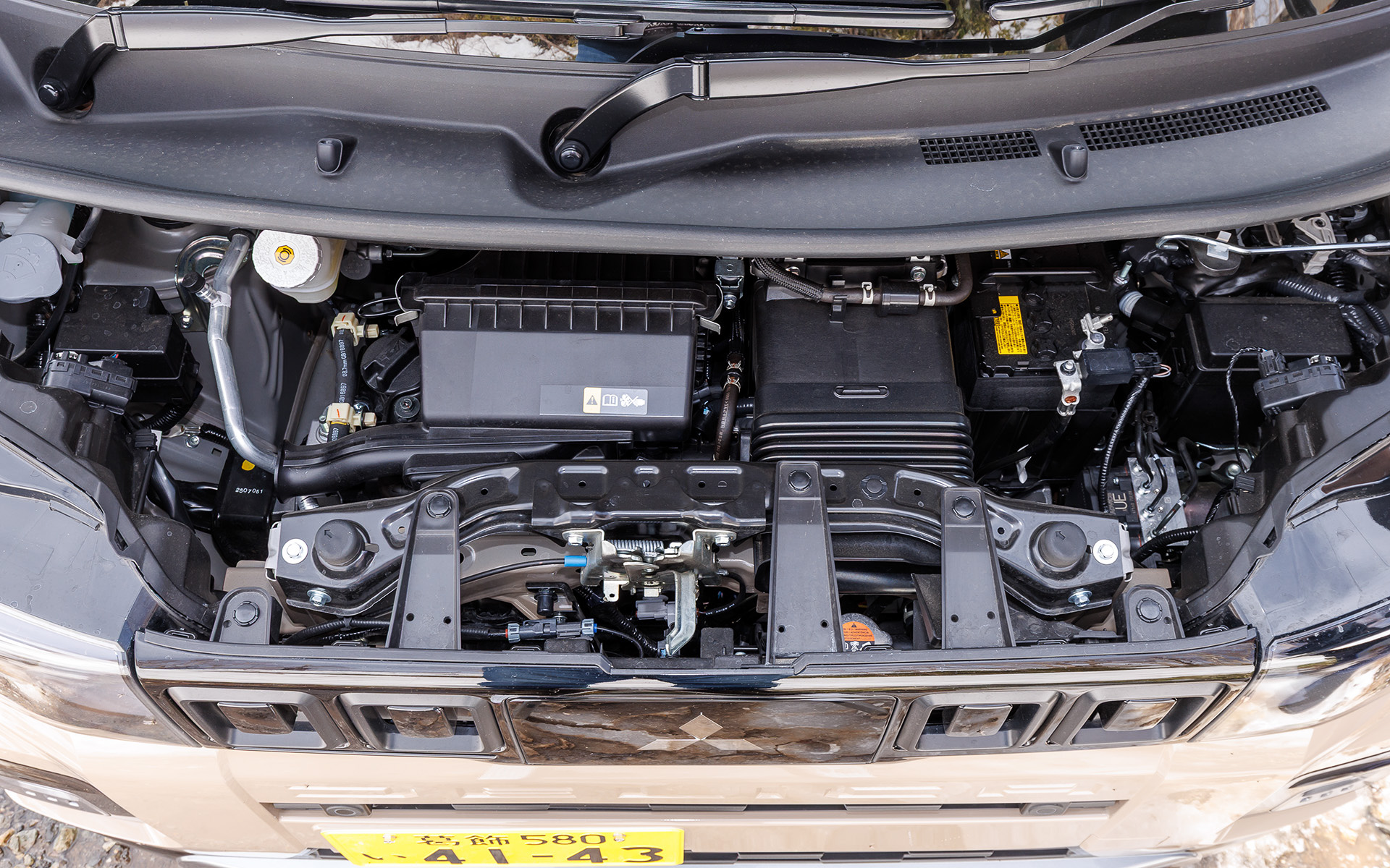 Tグレード系は直列3気筒DOHC 0.66リッターターボの「BR06」エンジンを搭載。最高出力47kW（64PS）/5600rpm、最大トルク100Nm（10.2kgfm）/2400-4000rpmを発生し、WLTCモード燃費は17.8km/L