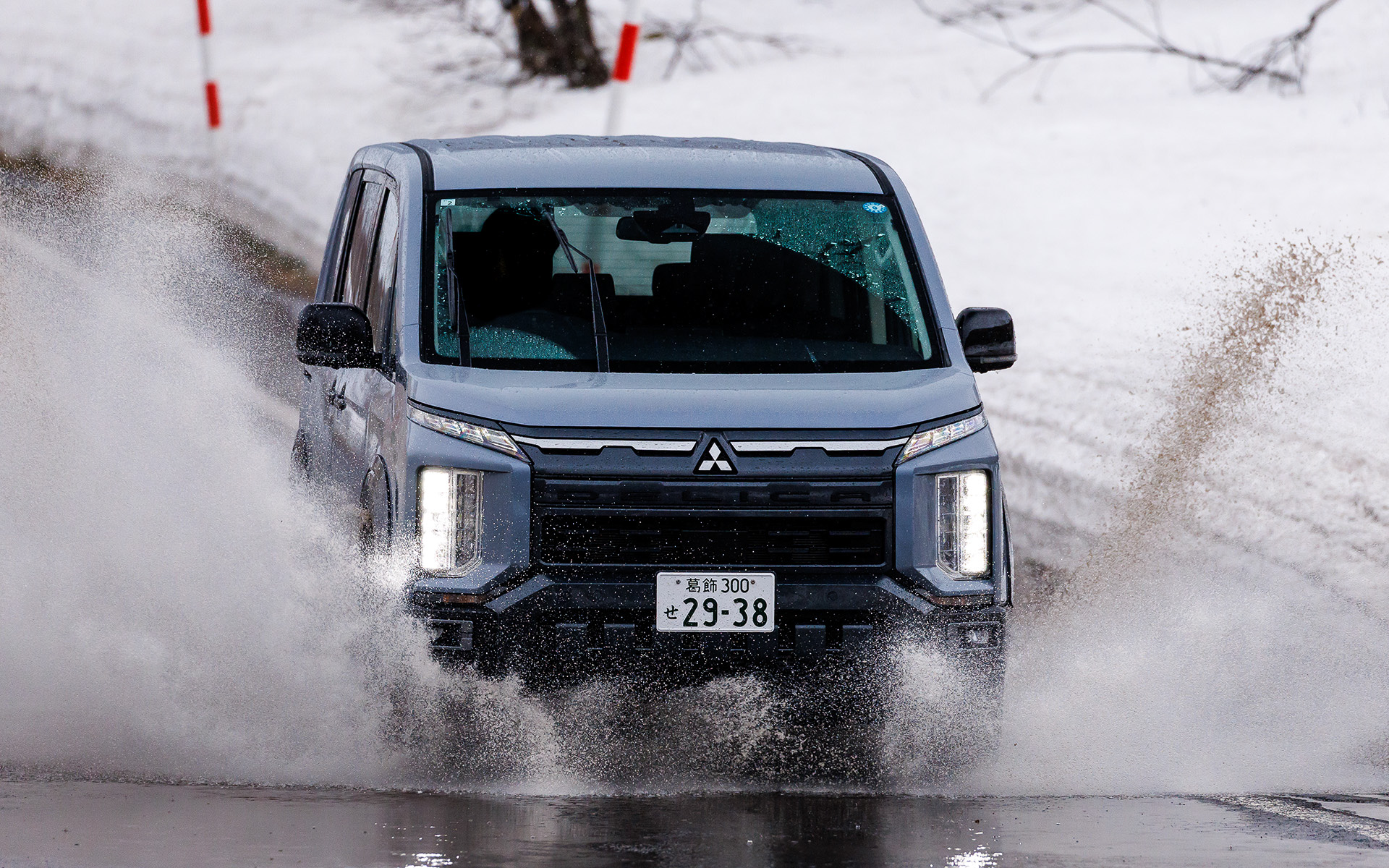 高い悪路走破性を持ちながらしっかり路面をつかんだ安定感は信頼に値する