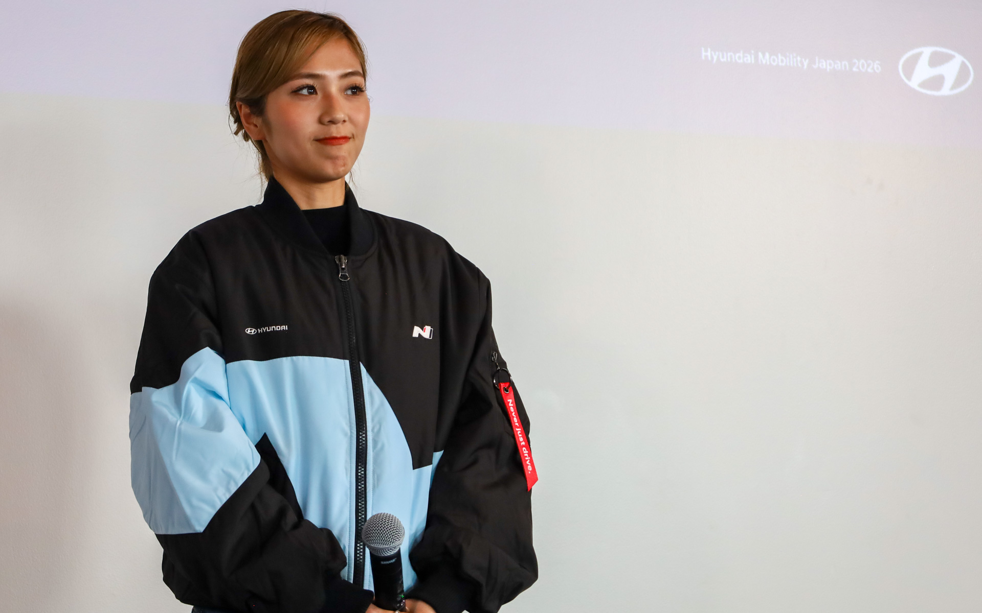 ヒョンデの挑戦をともに盛り上げるパートナーとして、織戸茉彩選手が「HMJモータースポーツアンバサダー」に就任することが発表された