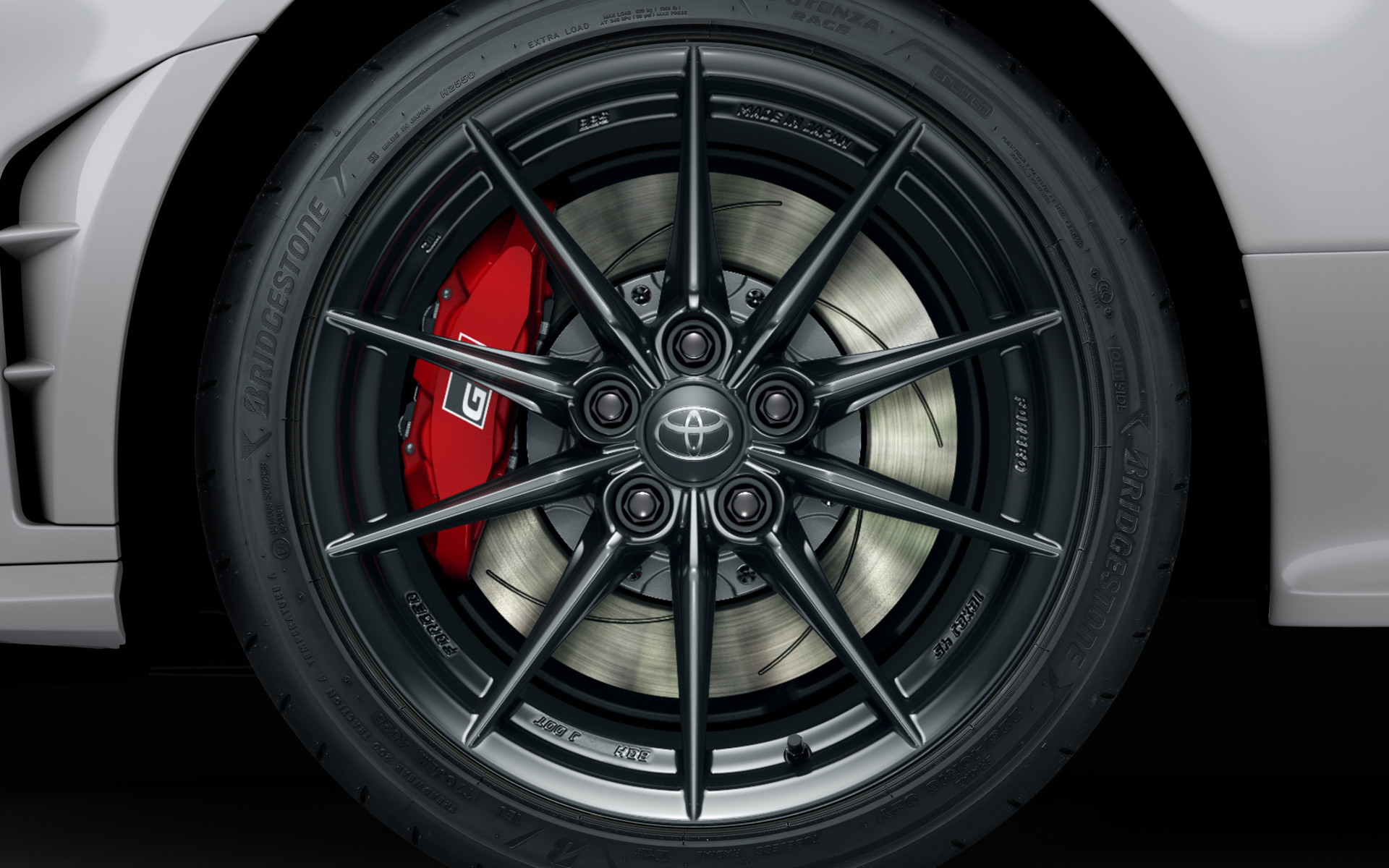 225/40ZR18タイヤ（ブリヂストン POTENZA RACE）× BBS製8Jインセット45mm 鍛造アルミホイール（メタルスターグロスブラック塗装/センターオーナメント付）