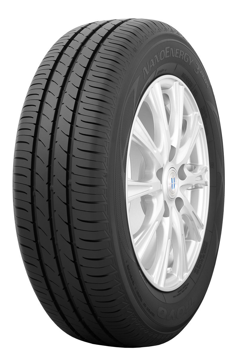 TOYO TIRE ナノエナジー 3 プラス