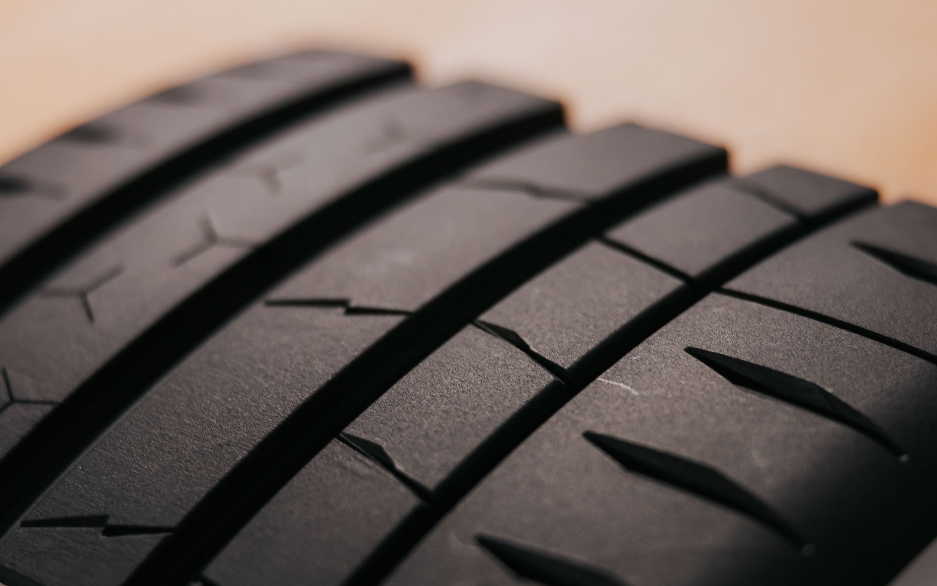 マックス・コンタクト MC7のトレッドパターン