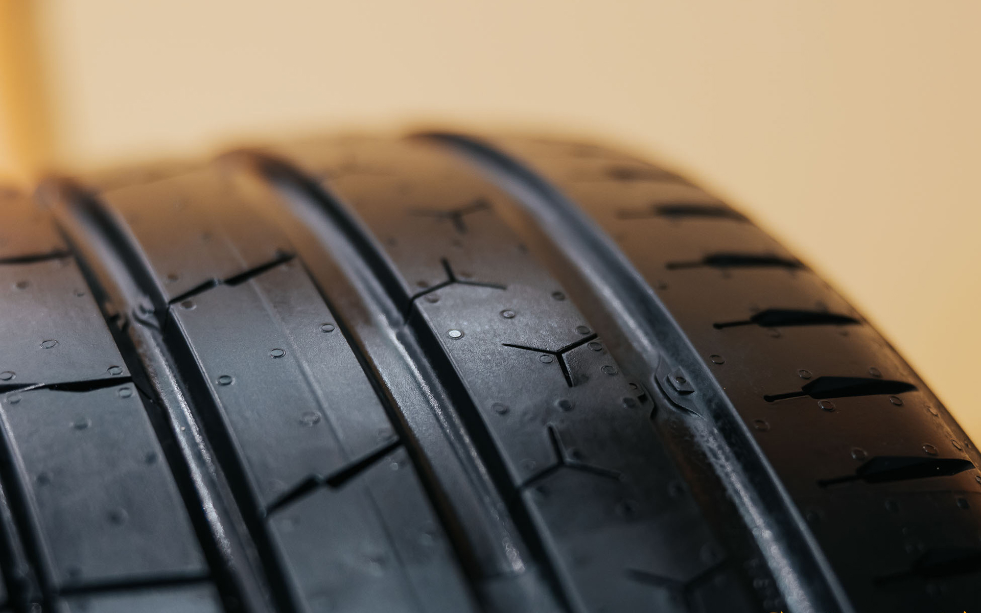 マックス・コンタクト MC7のトレッドパターン