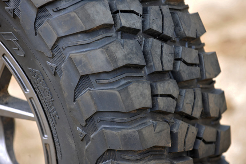 サイドウォールにレース技術から生み出された「コアガードマックス テクノロジー」を採用