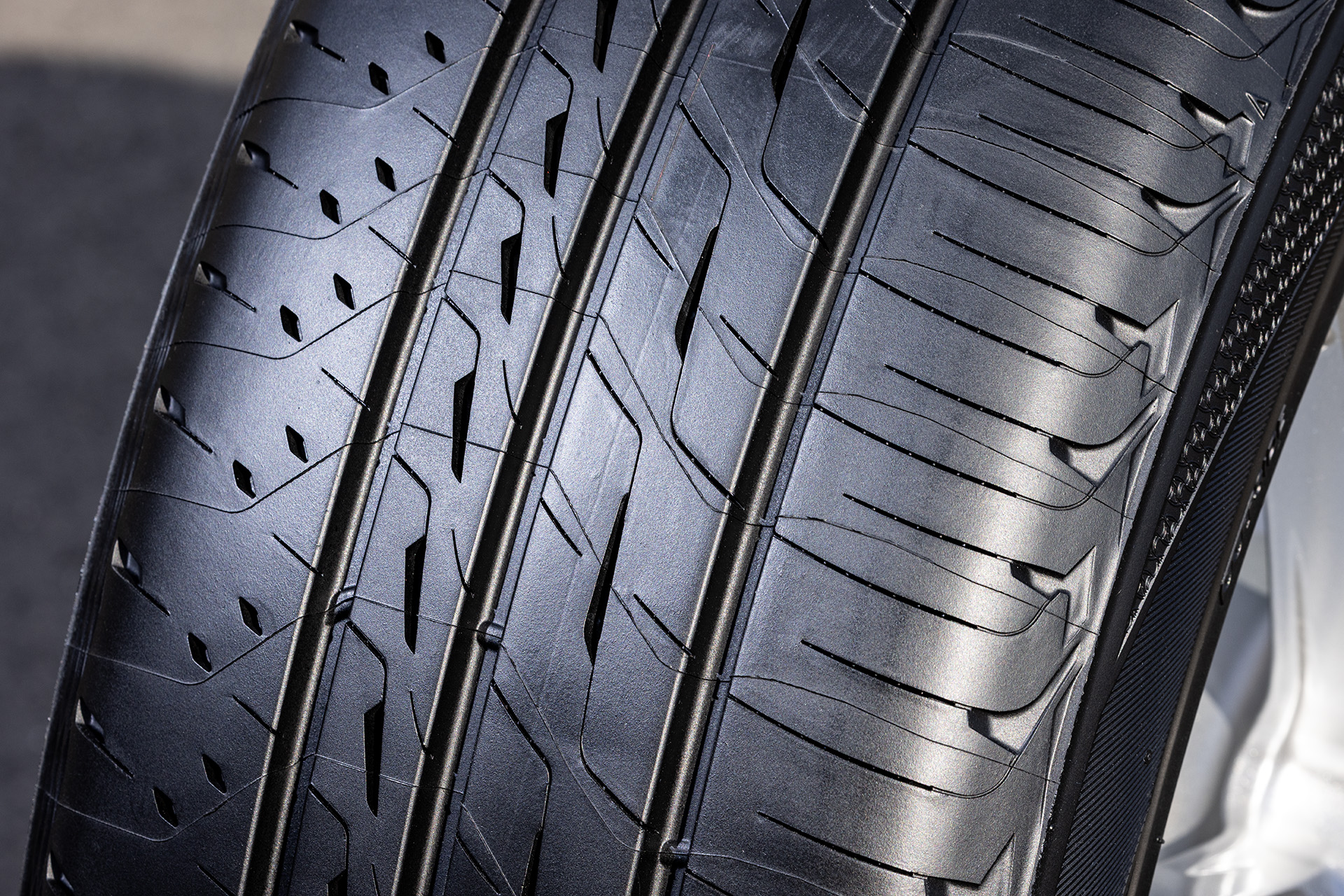 レグノ GR-X III タイプ RVのトレッドパターン