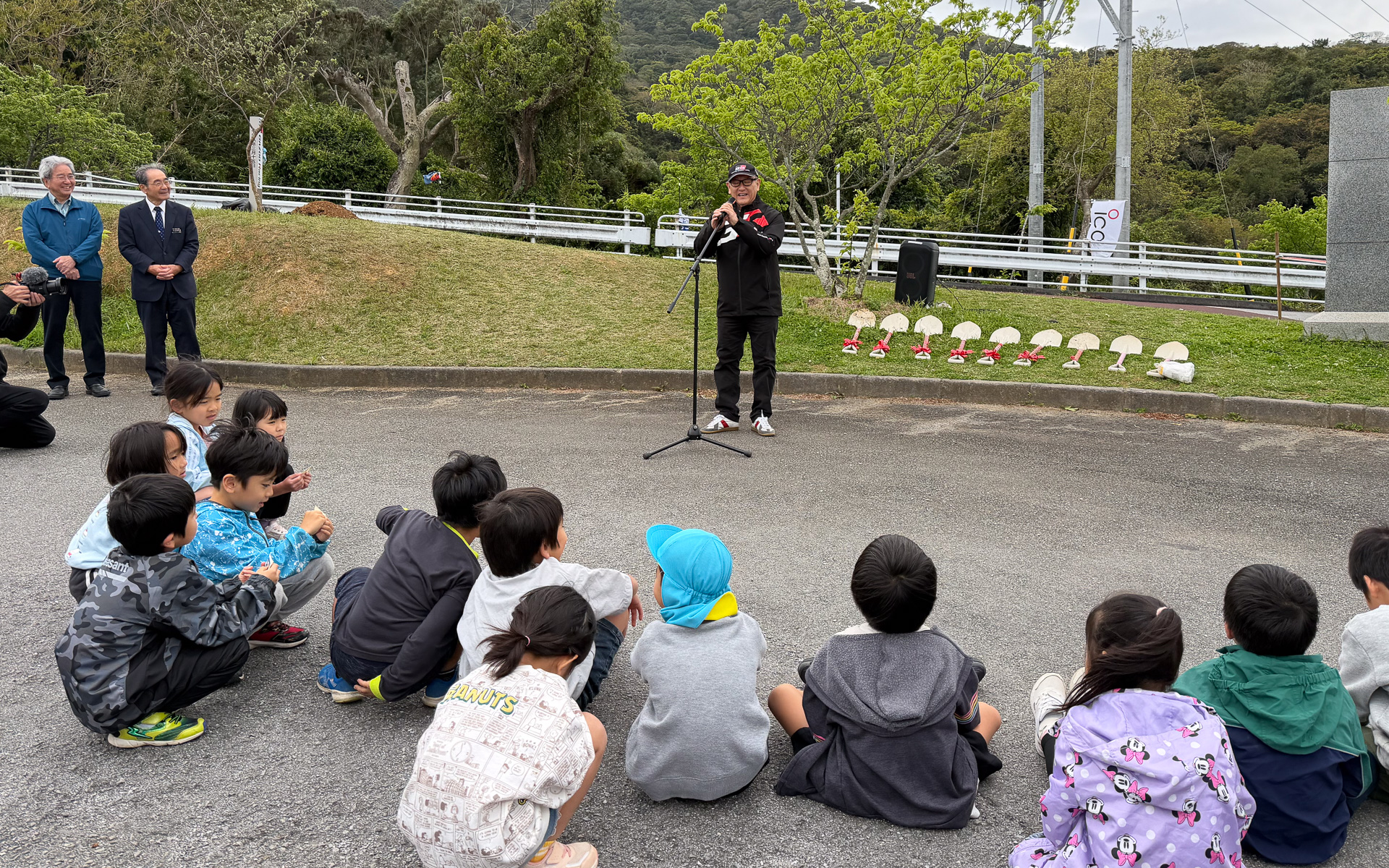 TOYOTA GAZOO Racing ラリーチャレンジ第1戦沖縄に参戦するために沖縄を訪れ、桜の木の植樹式に参加したトヨタ自動車代表取締役会長 豊田章男氏