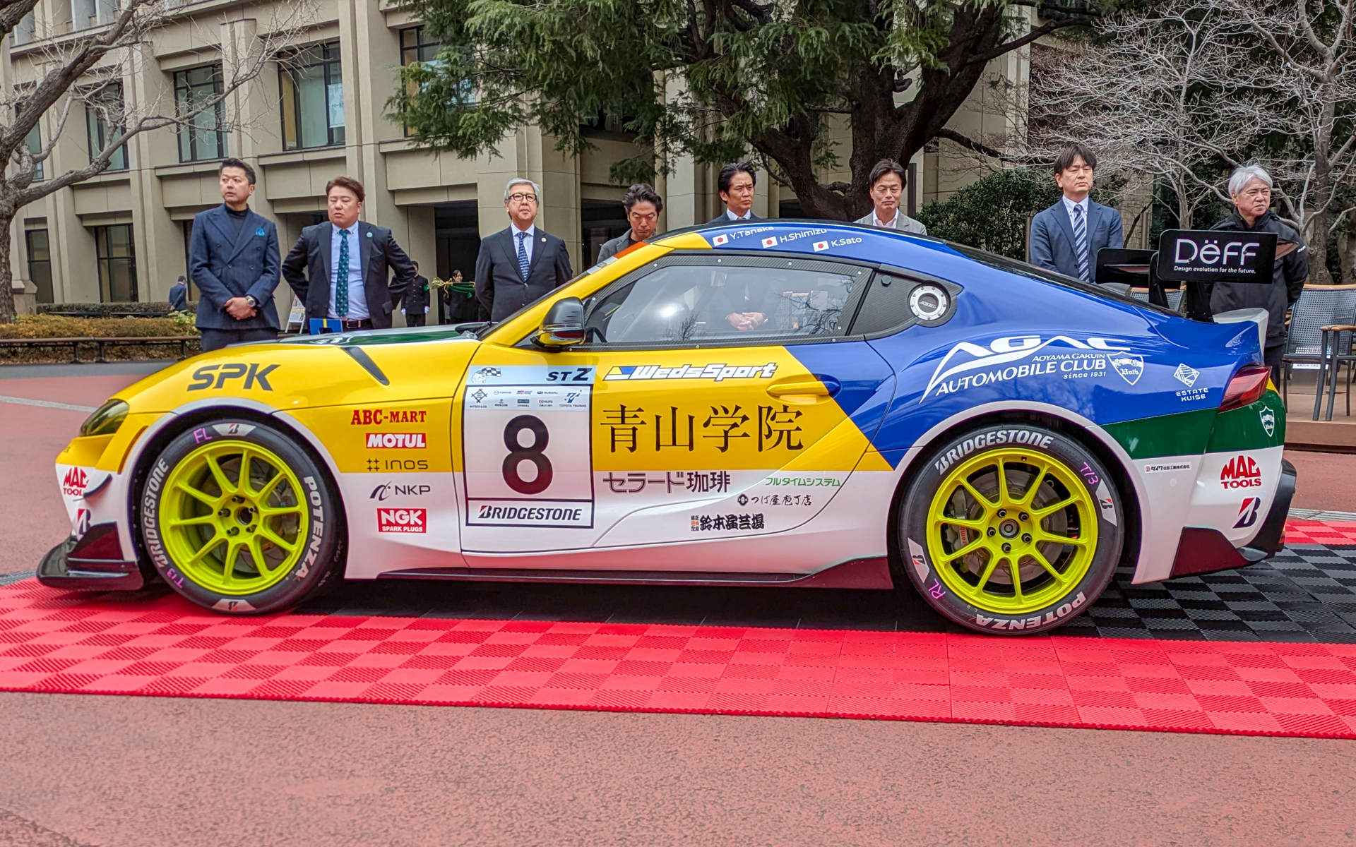 参戦するのはGT4公認車両やGT4規定に準ずる車両で競われる「ST-Z」クラス。ドライバーはルーフに名前が入っているようにプロドライバーの田中優暉選手、青山学院3年生の清水啓伸さん／プロドライバーの佐藤公哉選手の3名体制