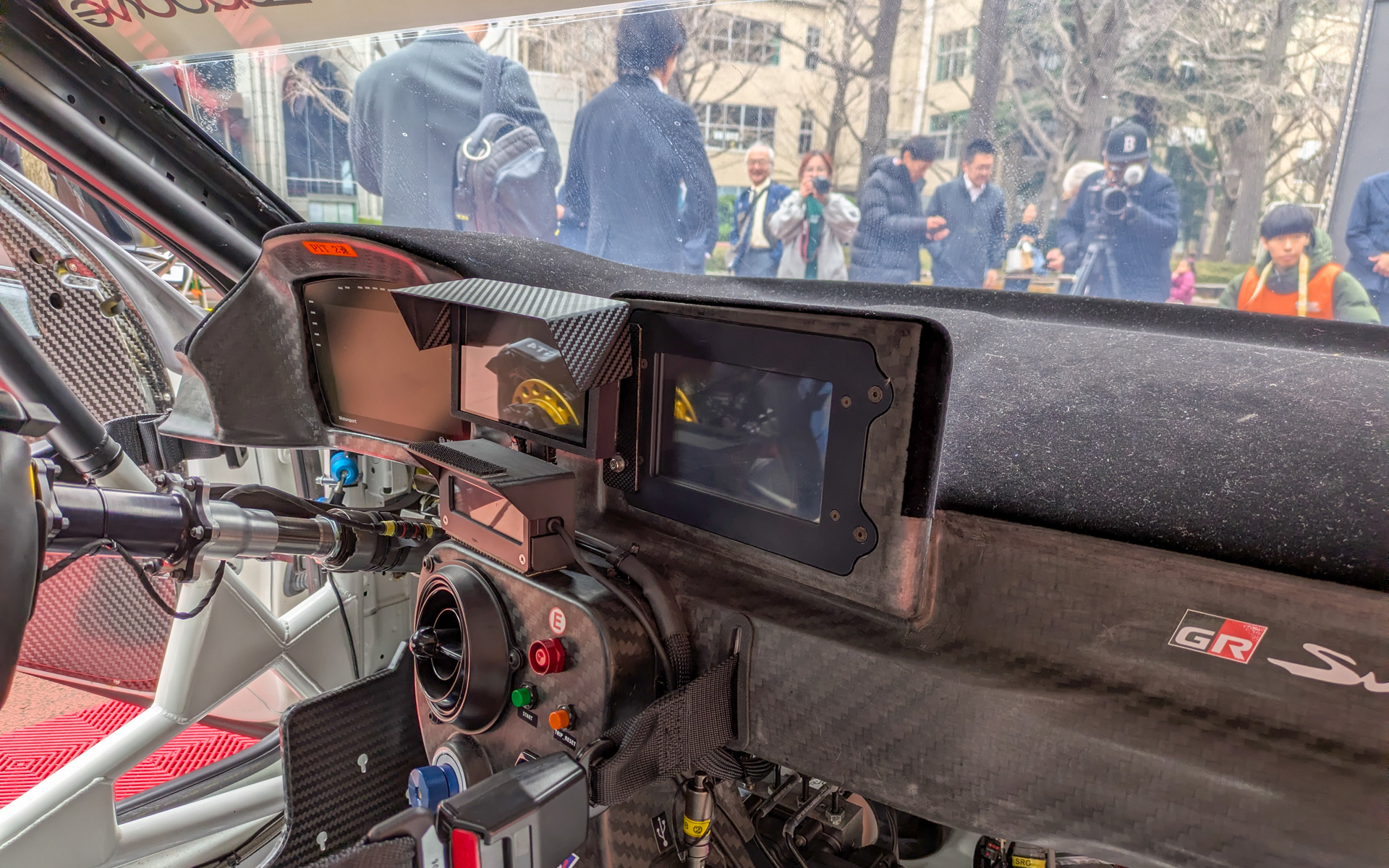 バックモニターも完備