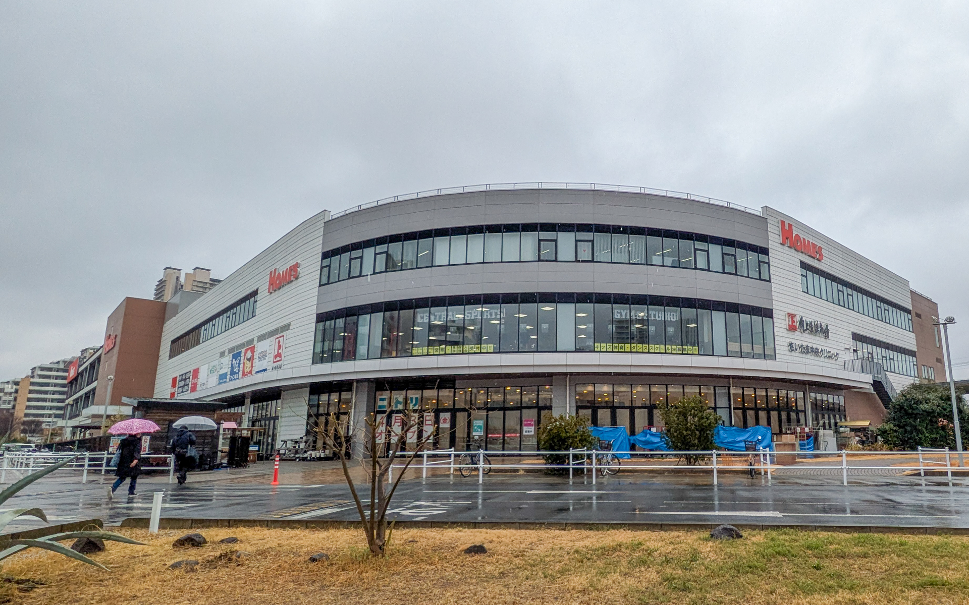 ホンダチャージ体験会の会場となった島忠・ホームズさいたま中央店は現在一部改装中で、4月3日にはニトリもオープンする