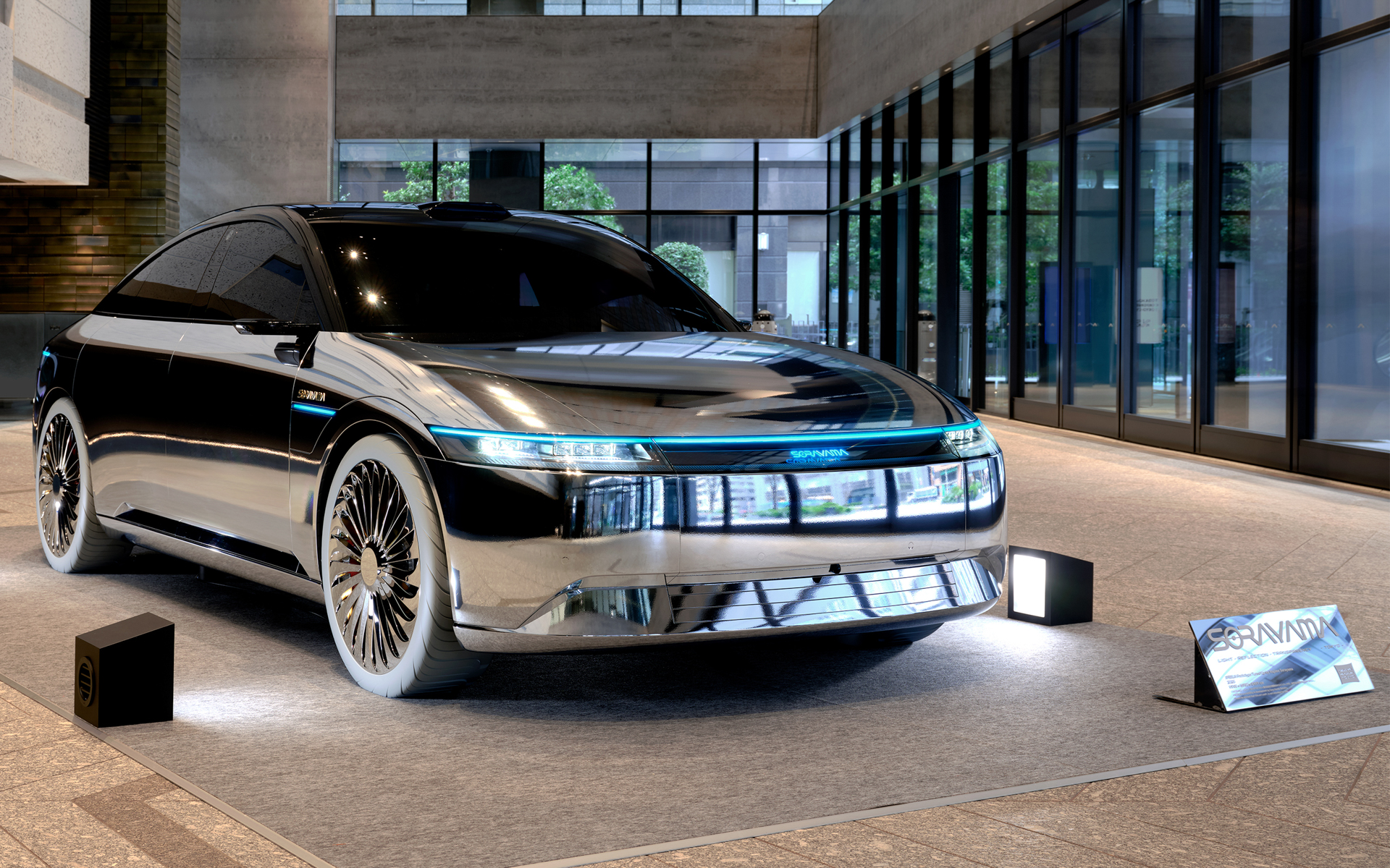 空山基氏が手掛けたアート作品「AFEELA Prototype Tuned Up by Hajime Sorayama」