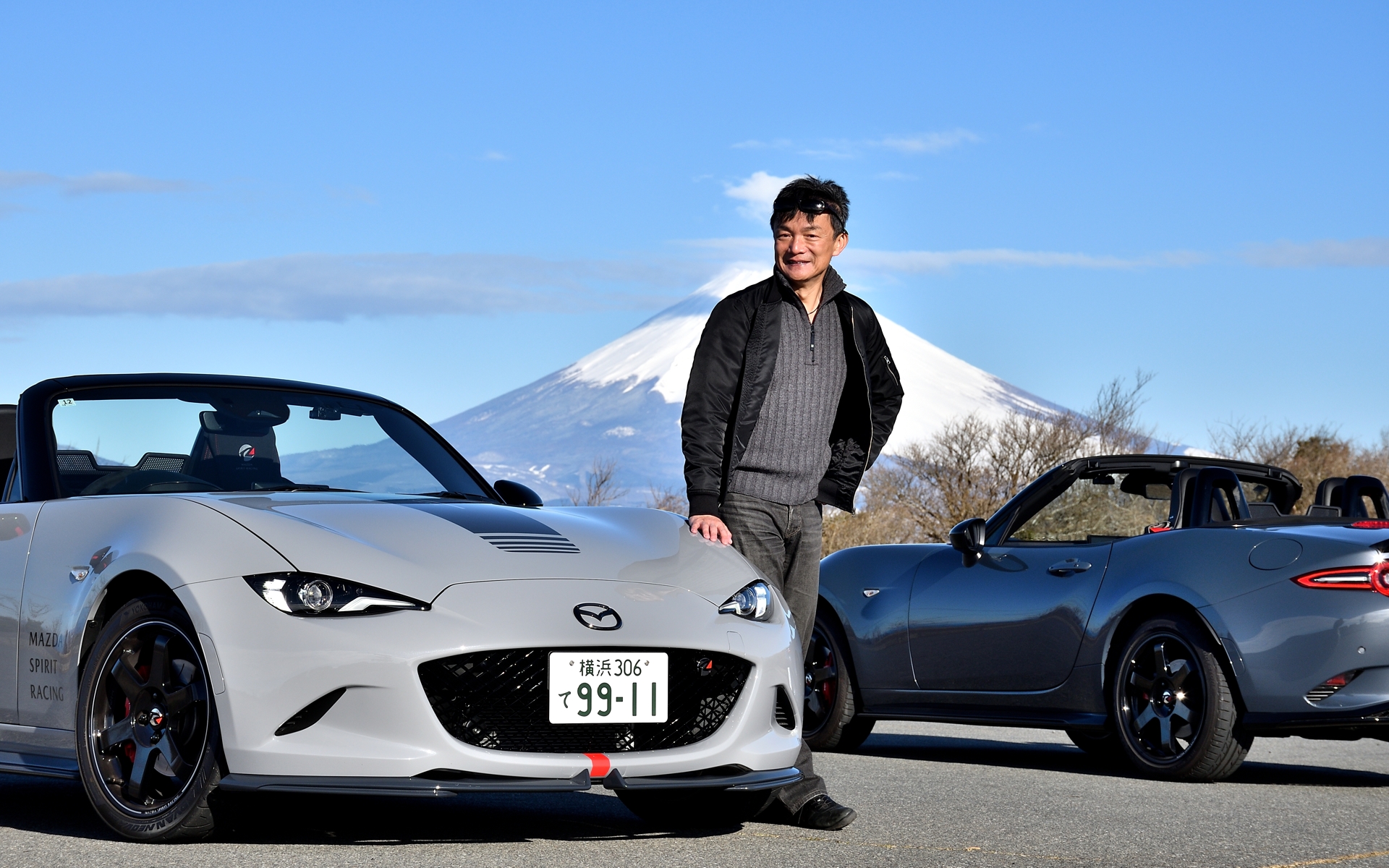 マツダの限定市販モデルである「MAZDA SPIRIT RACING ROADSTER 12R」（左）と「MAZDA SPIRIT RACING ROADSTER」（左）に試乗する機会を得た