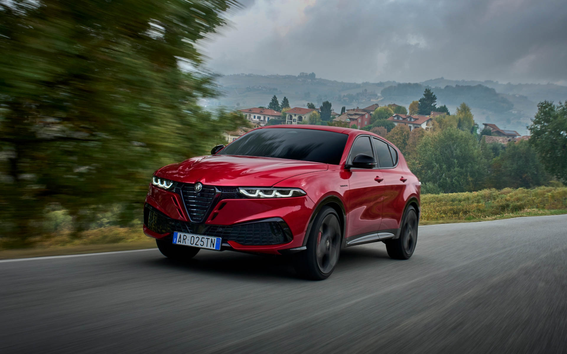 1.5リッターエンジンと48Vモーターを組み合わせたハイブリッドシステムを搭載。加速性能が高められた