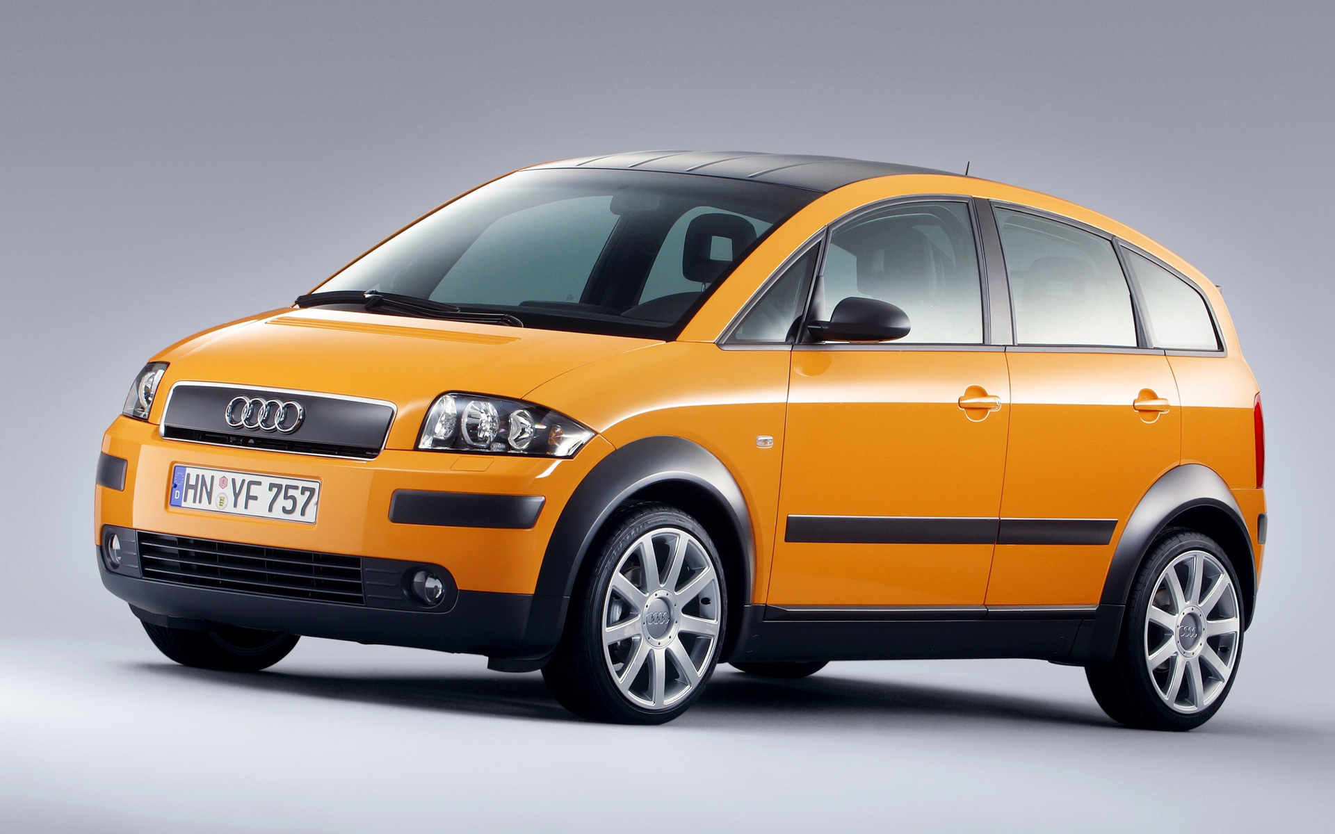 写真は2000年に発売された「A2」