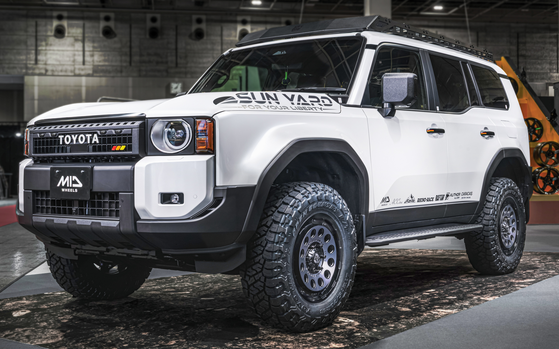 H12 SHOTGUN 新色セミグロススモーク/マシンドフェイス×トヨタ「ランドクルーザー250」装着イメージ