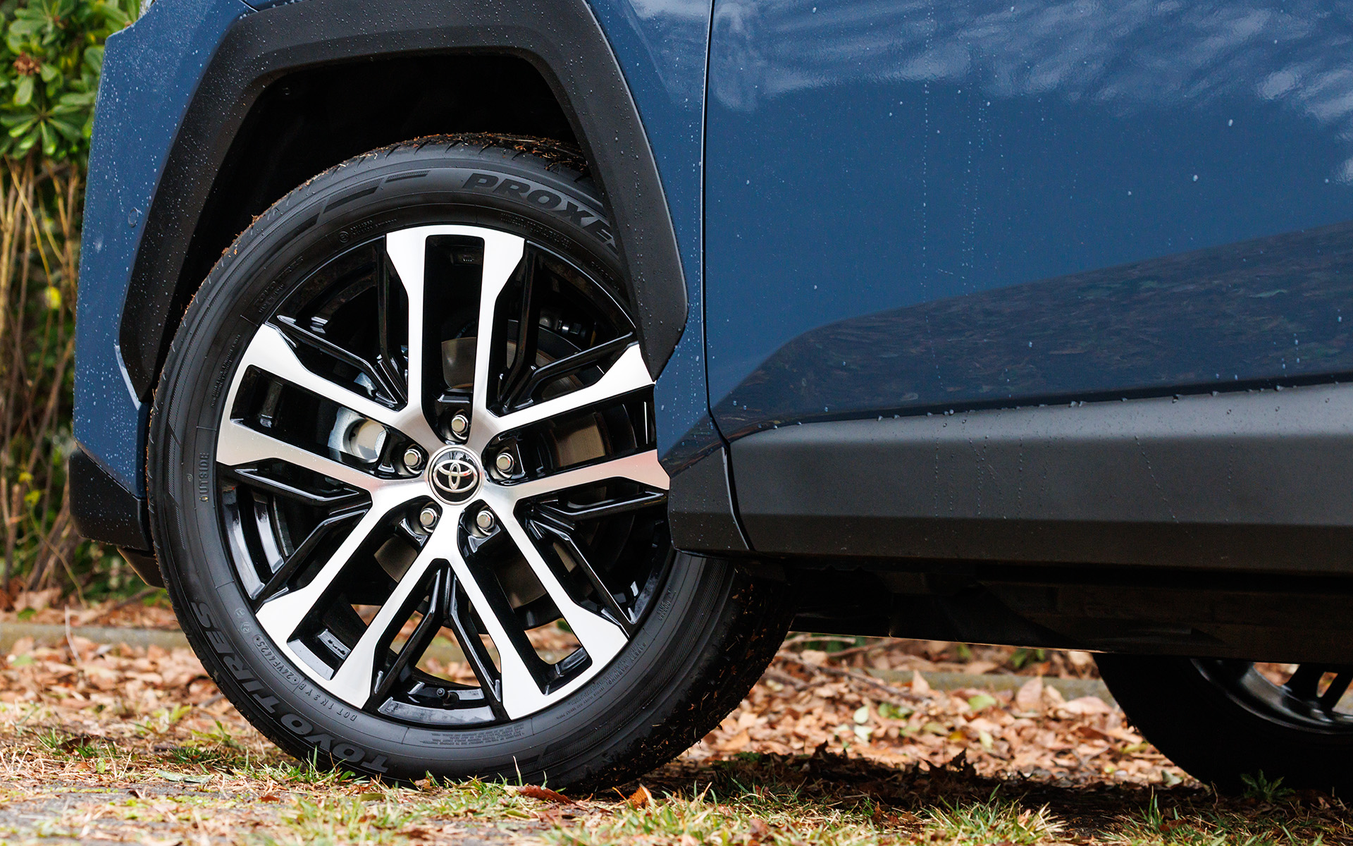 Zは20インチタイヤを装備していた