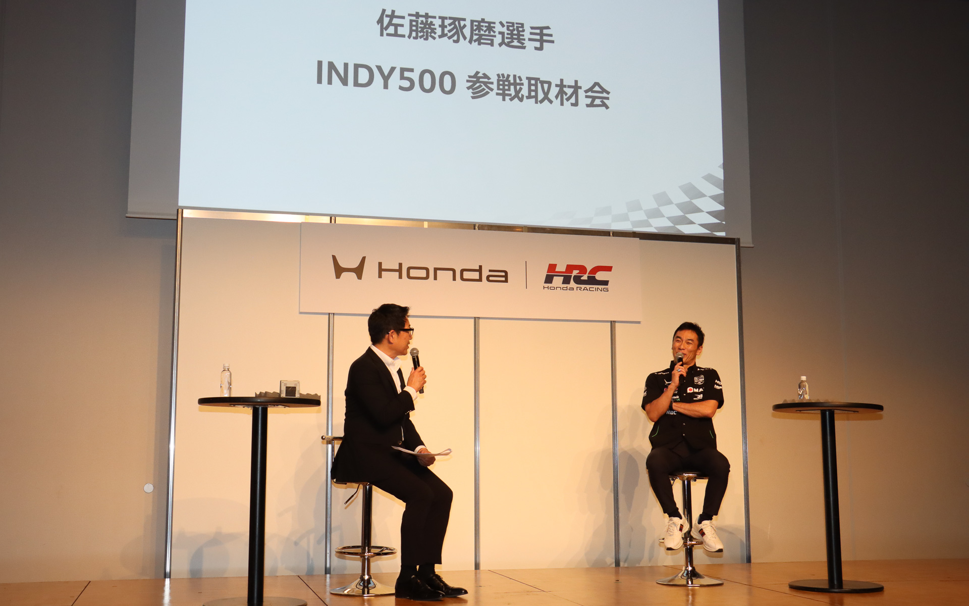 前回大会のふり返りと今年度の抱負などがトークセッション形式で佐藤琢磨選手から語られた