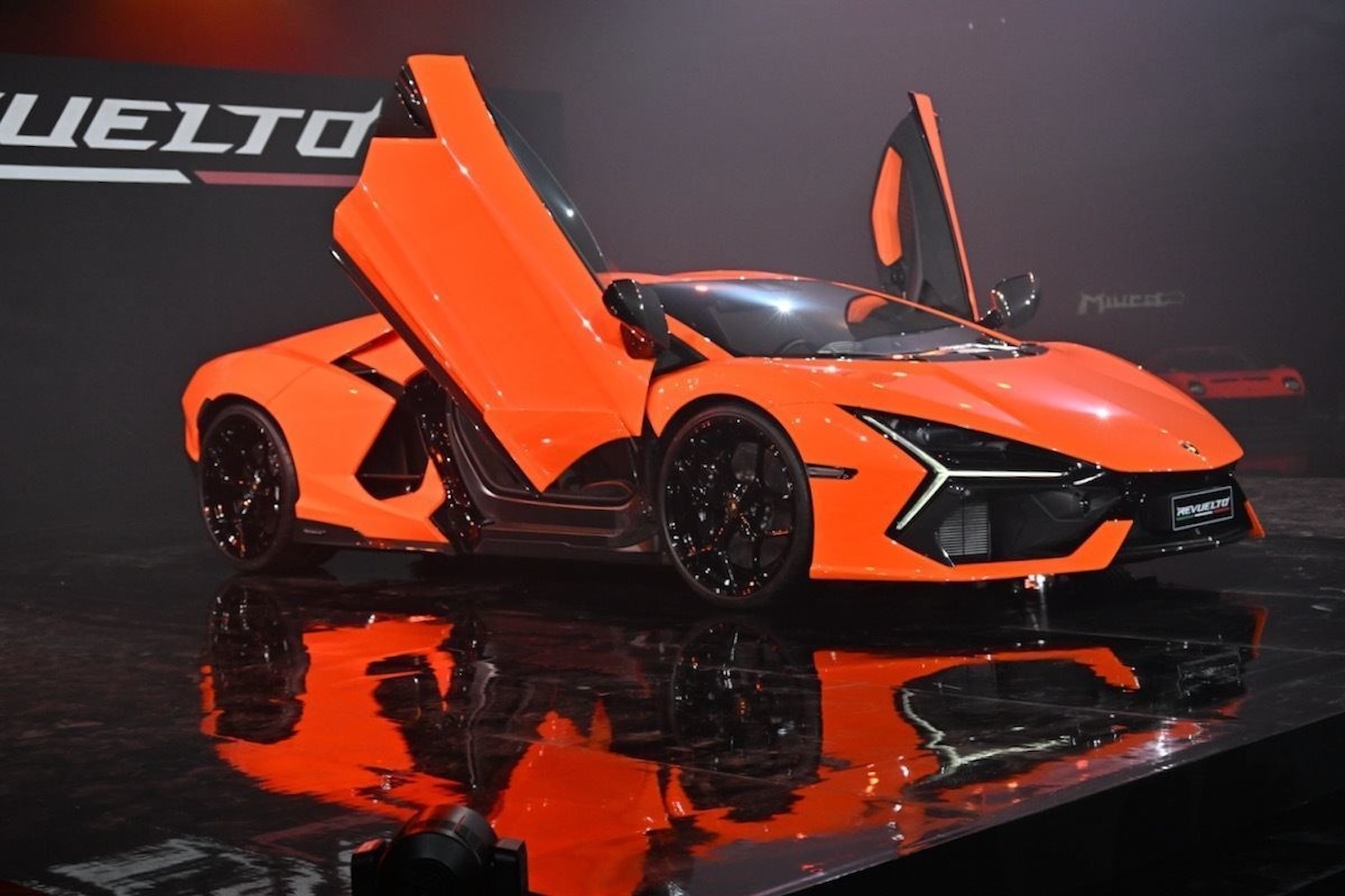 レヴエルトと搭載するV12エンジン