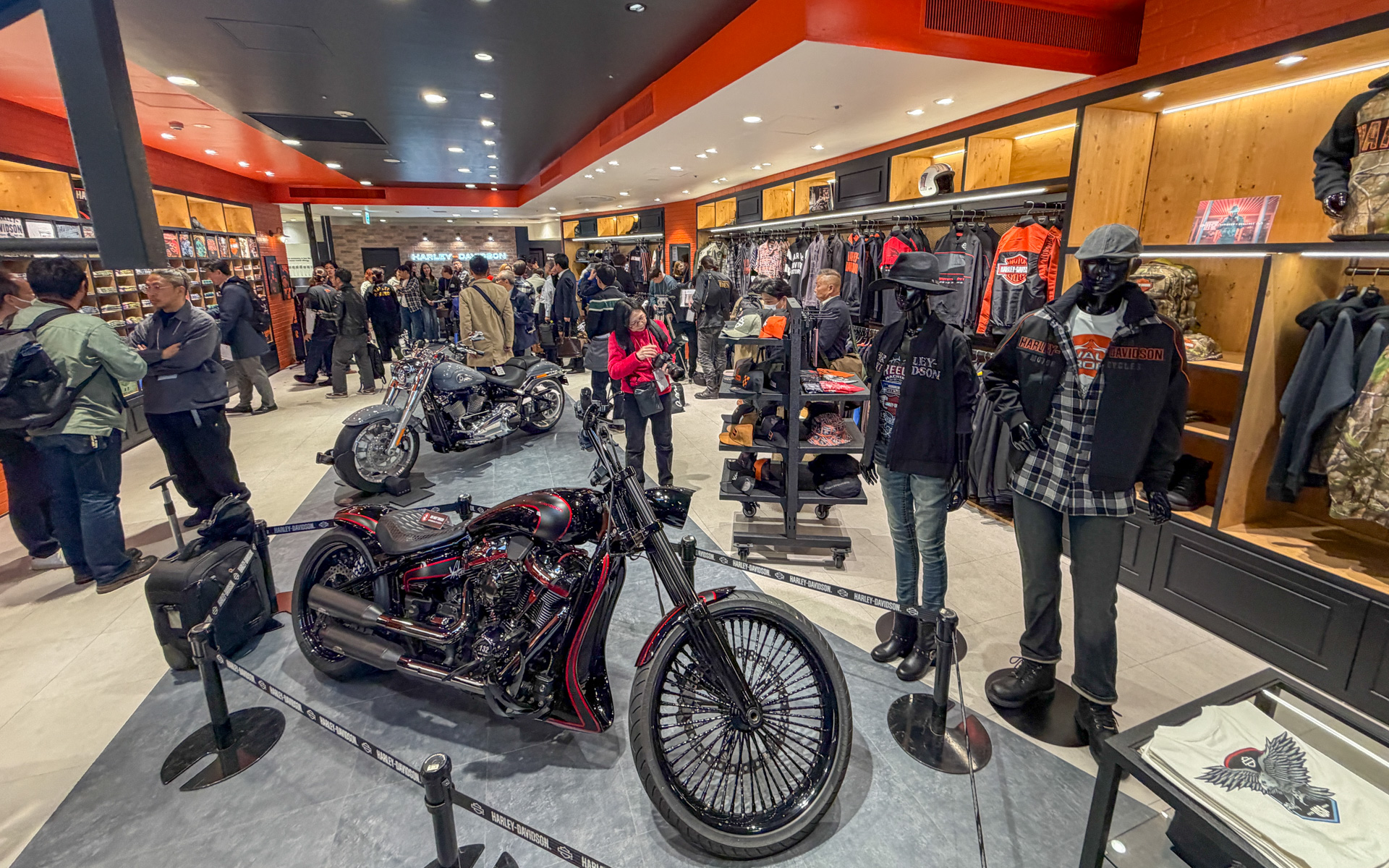 ハーレーダビッドソン STYLE新宿の店内