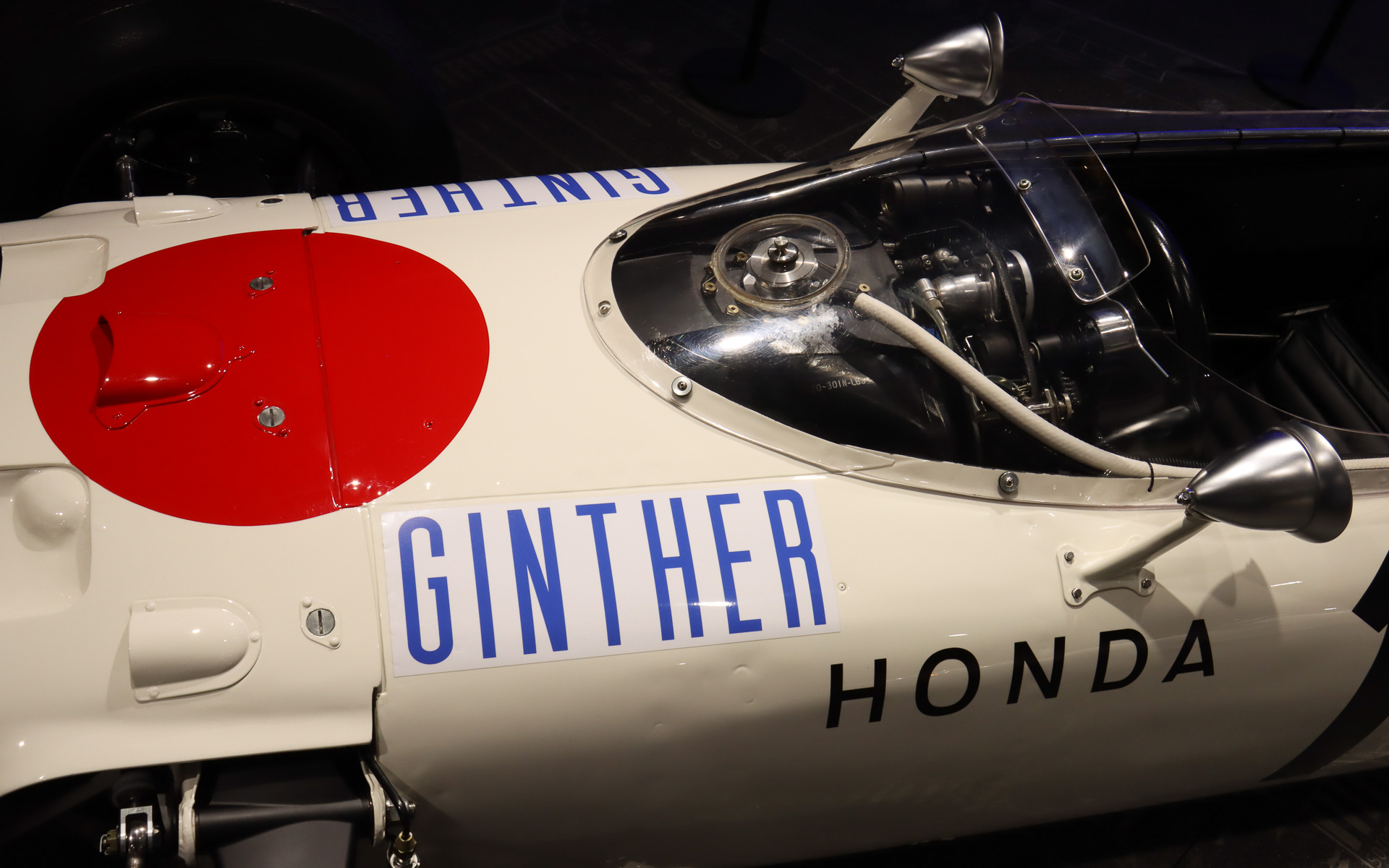 リッチー・ギンサー選手が担当した11号車