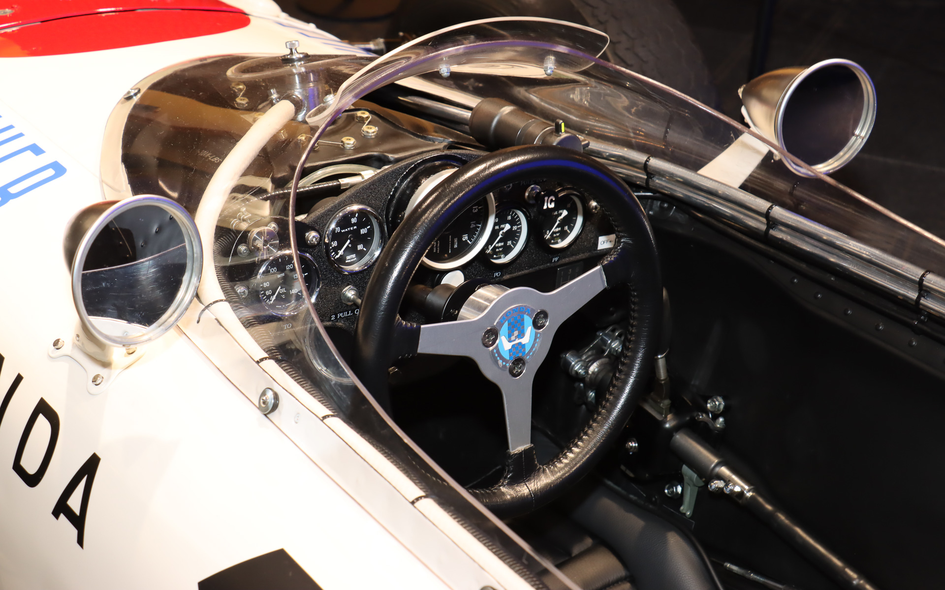 アフィーラ1のHRCテーマでも再現されたメーターパネルなども見学できる