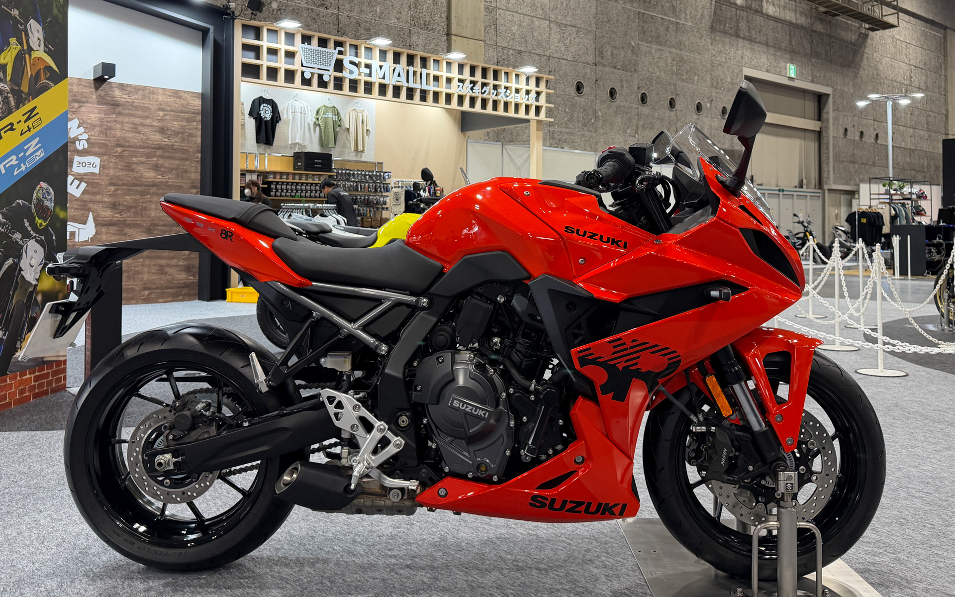 新色のGSX-8Rも登場